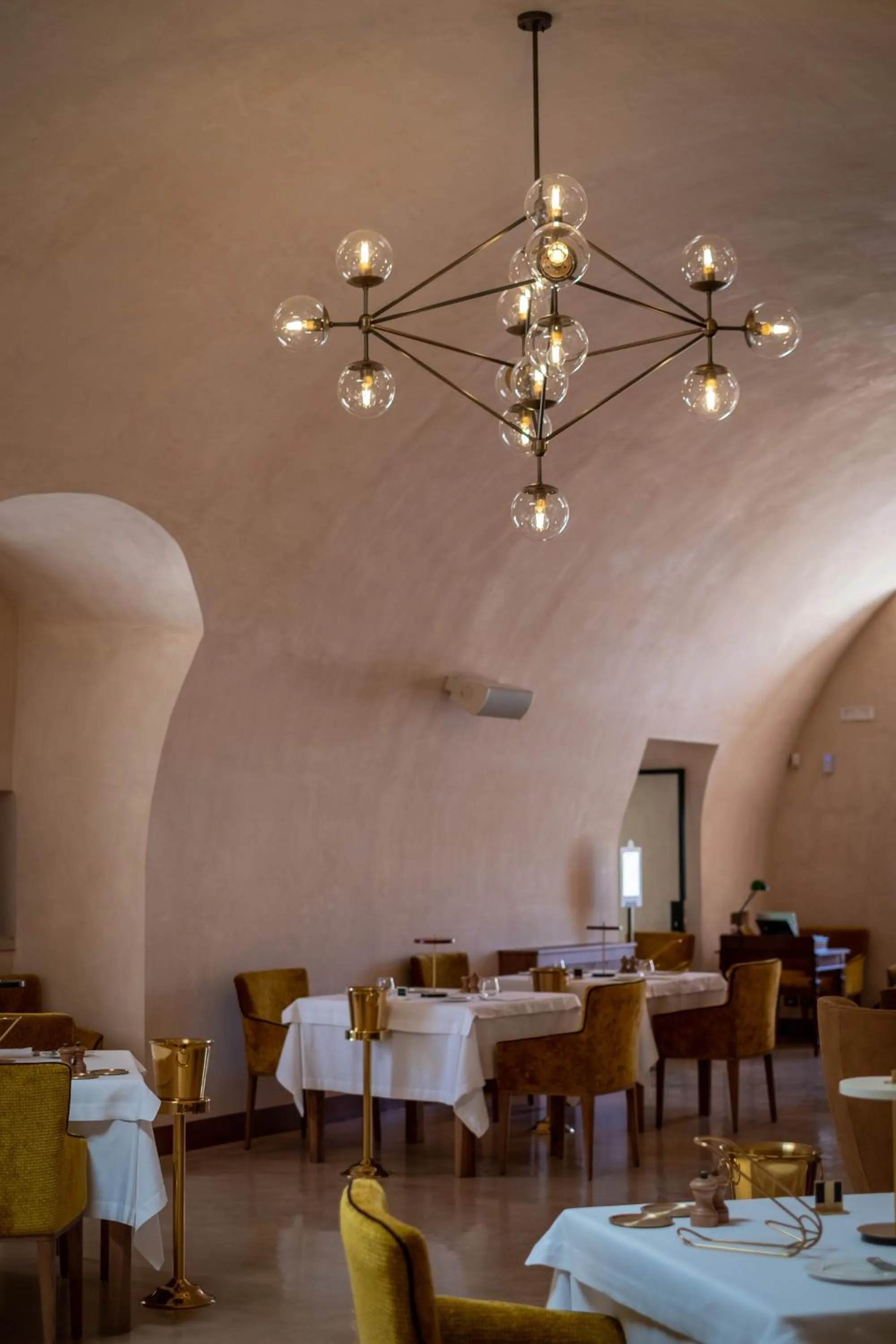 Restaurant/places to eat in Nohasi Palace Lifestyle Hotel & SPA