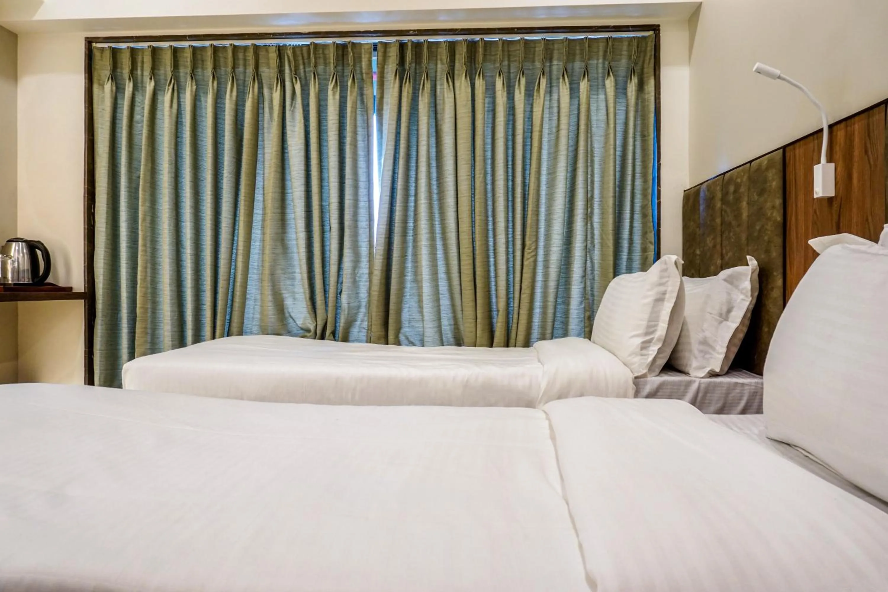 Photo of the whole room, Bed in Hotel Olten