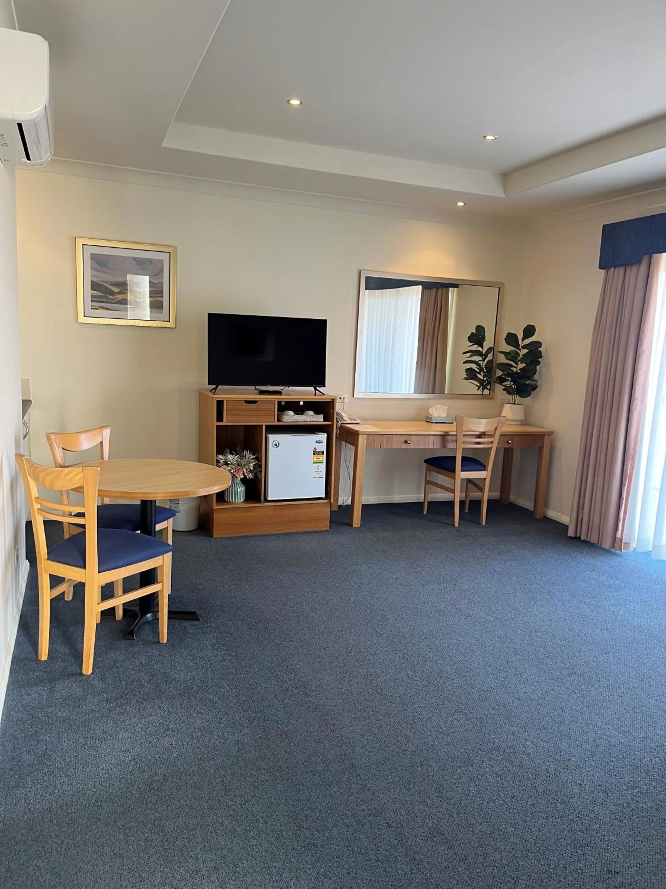 Photo of the whole room in Turners Vineyard Motel