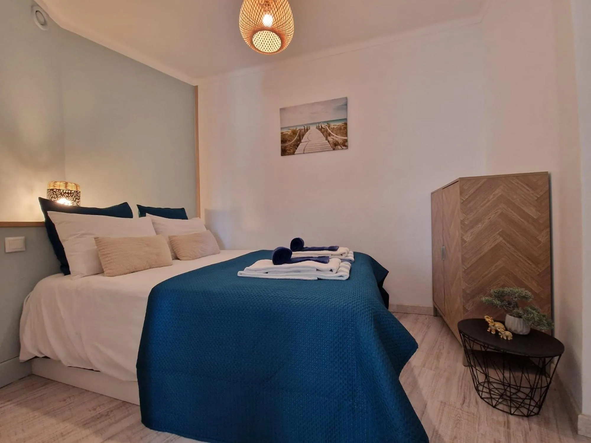 Bed in Modern flat with sea view and direct beach access