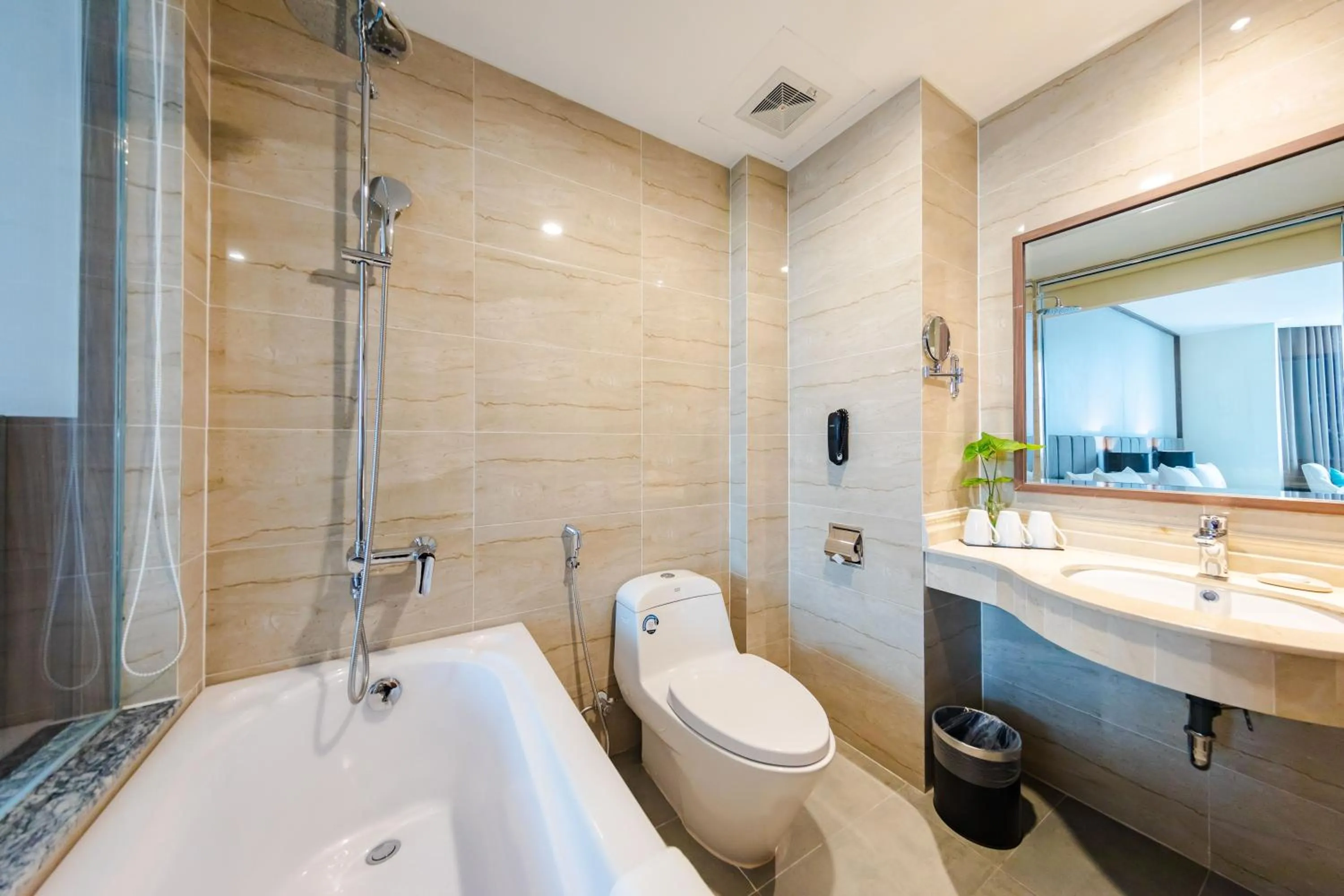 Toilet in Mường Thanh Holiday Suối Mơ Hạ Long