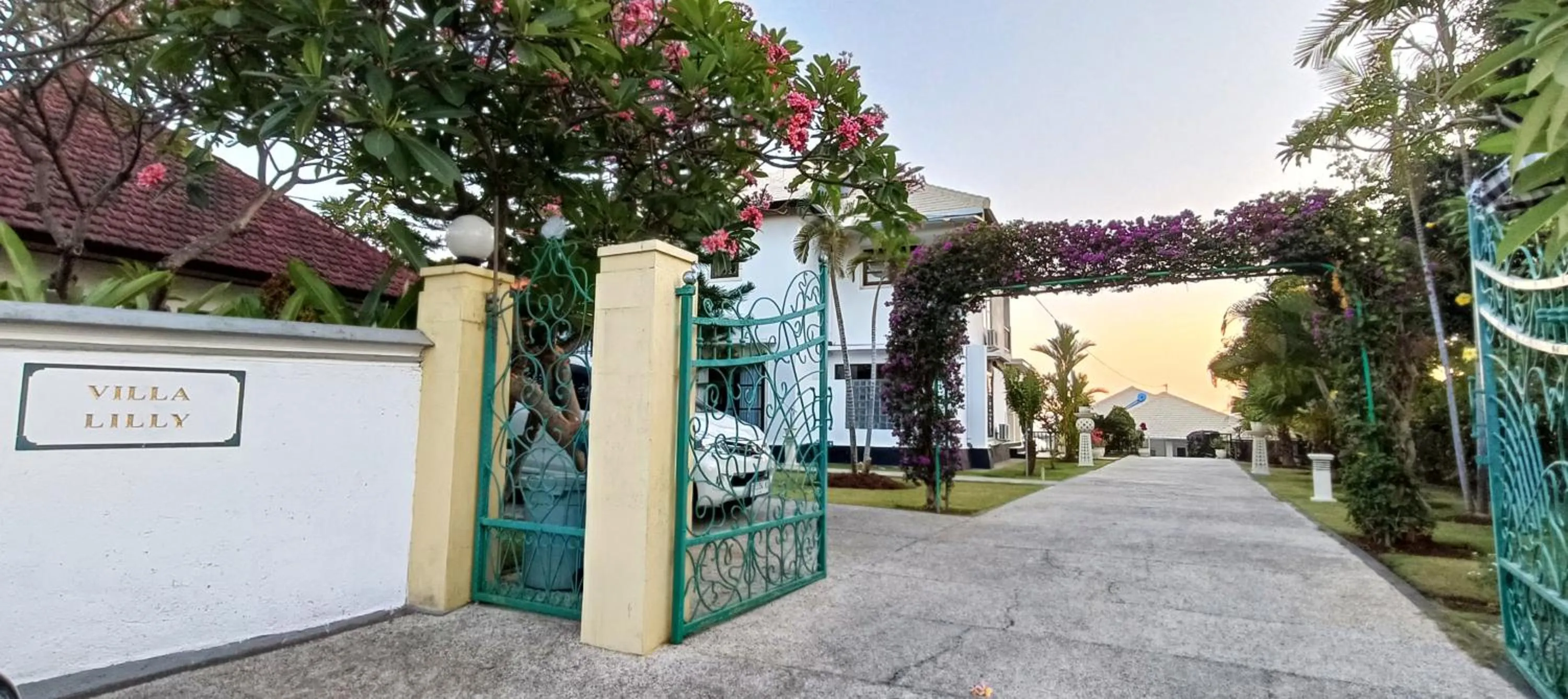 Facade/entrance in Villa Lilly Sea View Private Pool