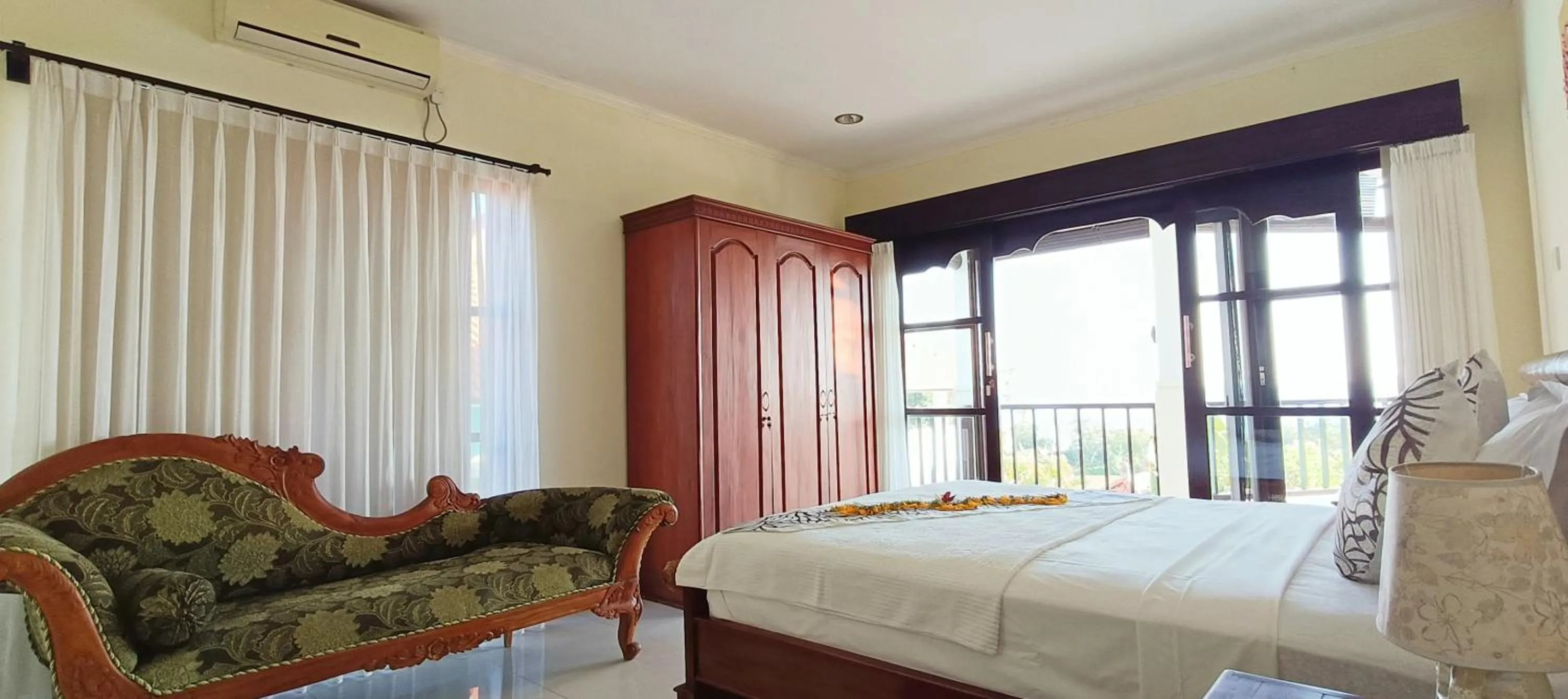 Bed in Villa Lilly Sea View Private Pool