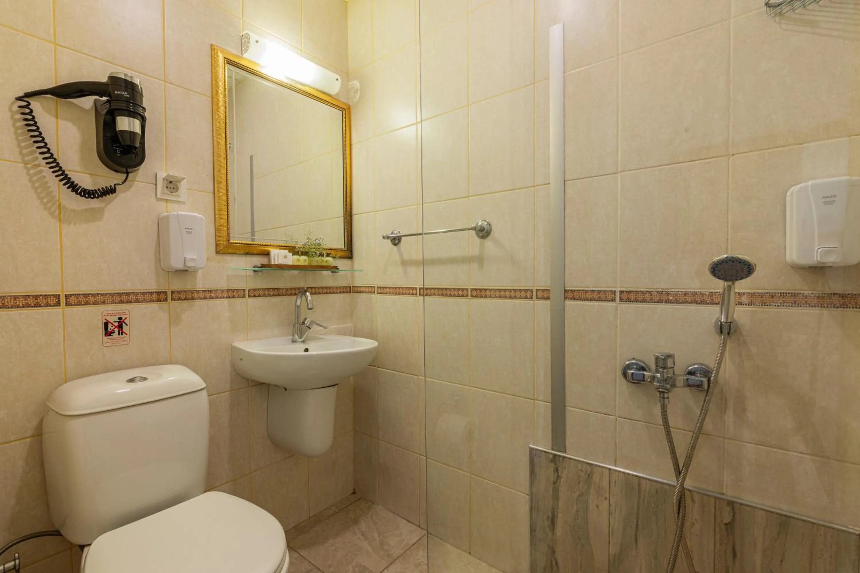 Shower in Hotel Ipek Palas
