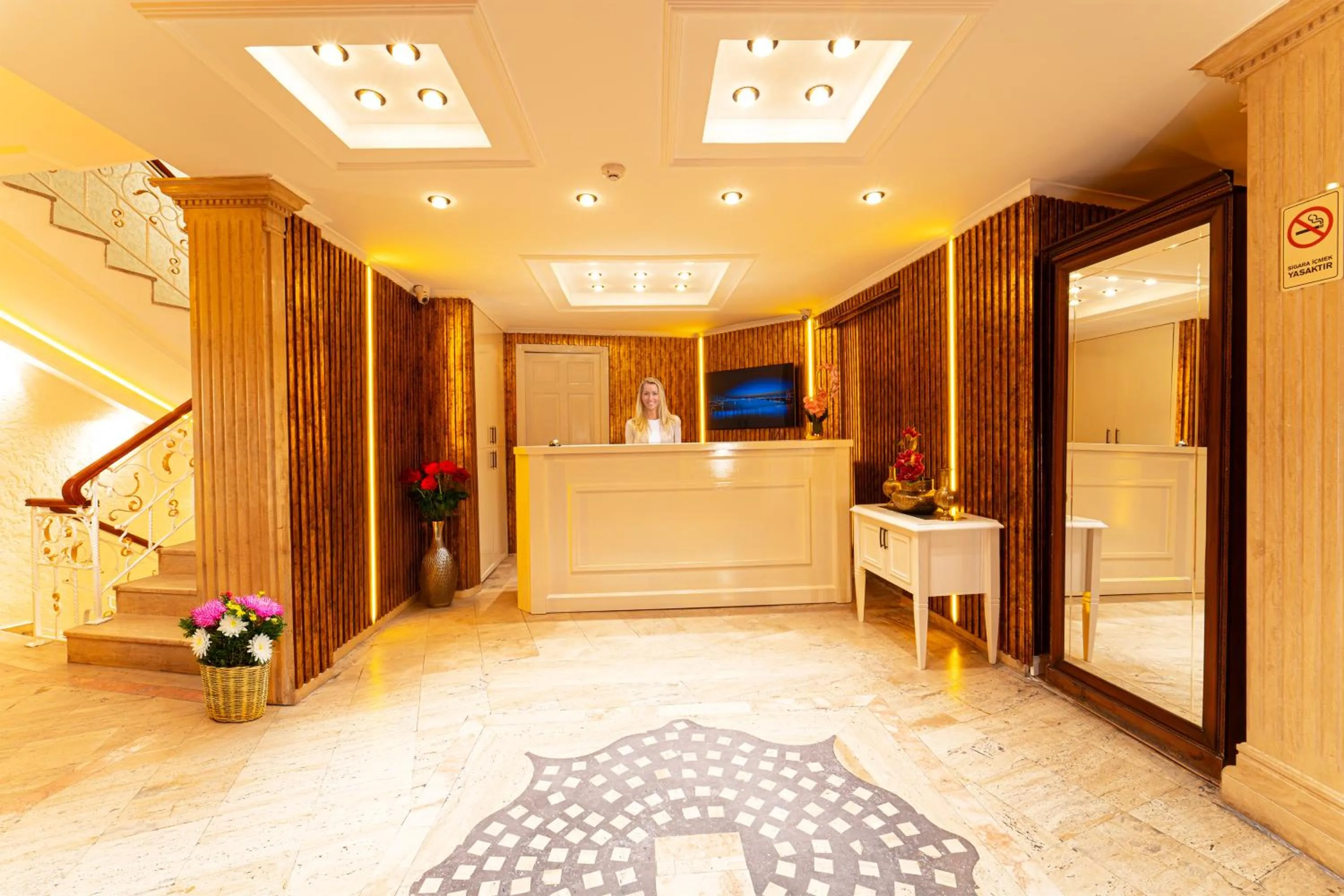 Lobby or reception in Ayasofya Hotel - Special Class