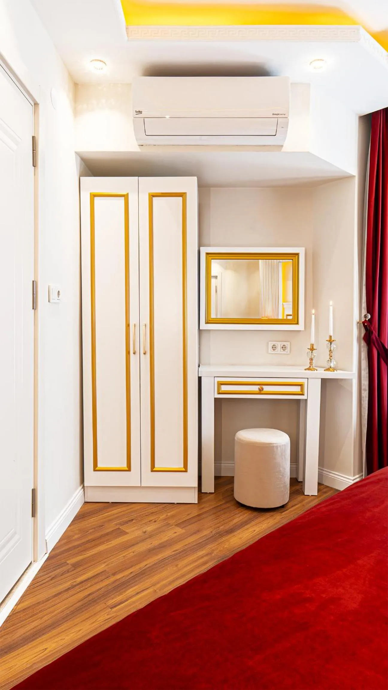 wardrobe in Ayasofya Hotel - Special Class