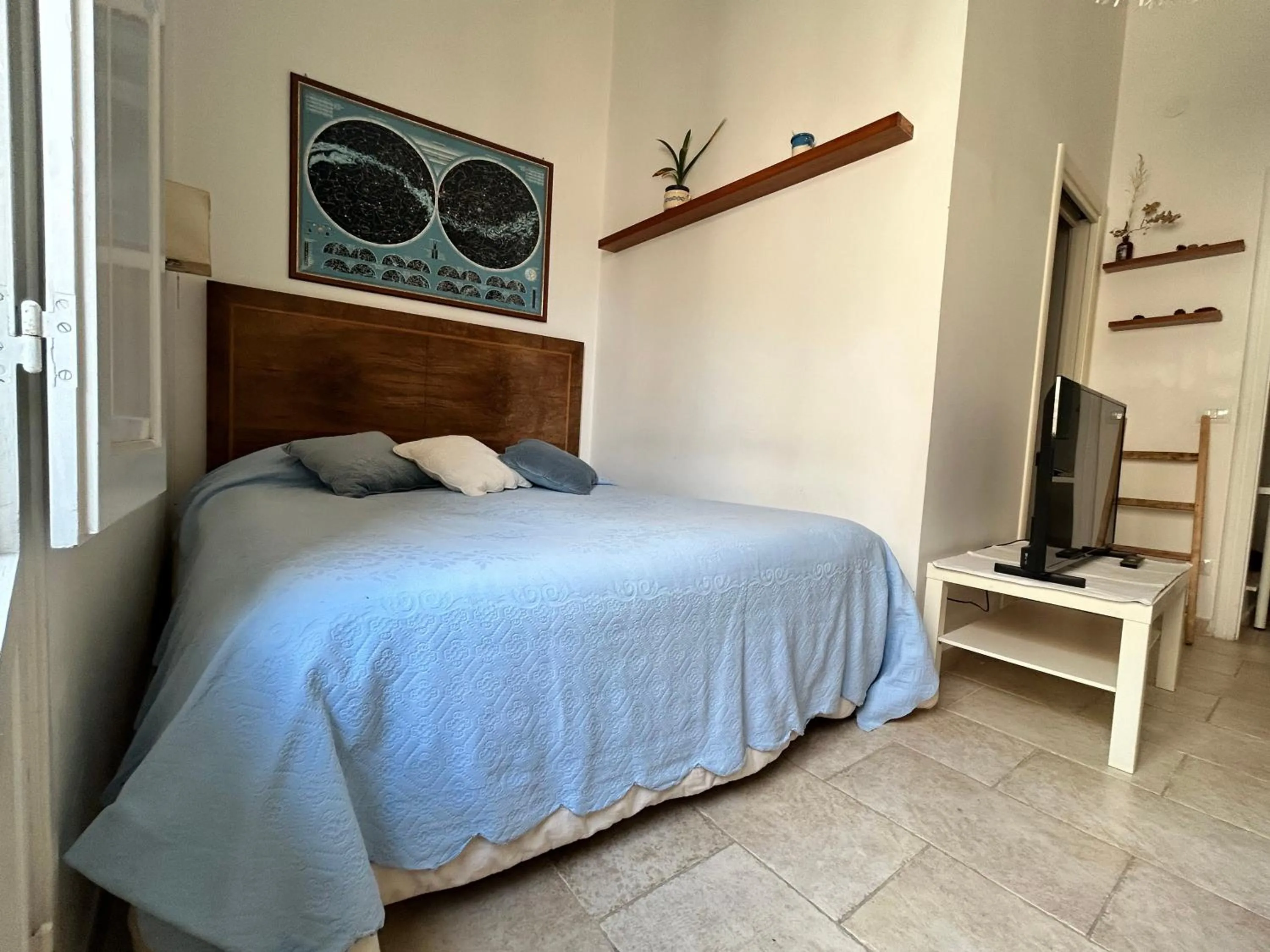 Bed in Sea and Tradition b&b