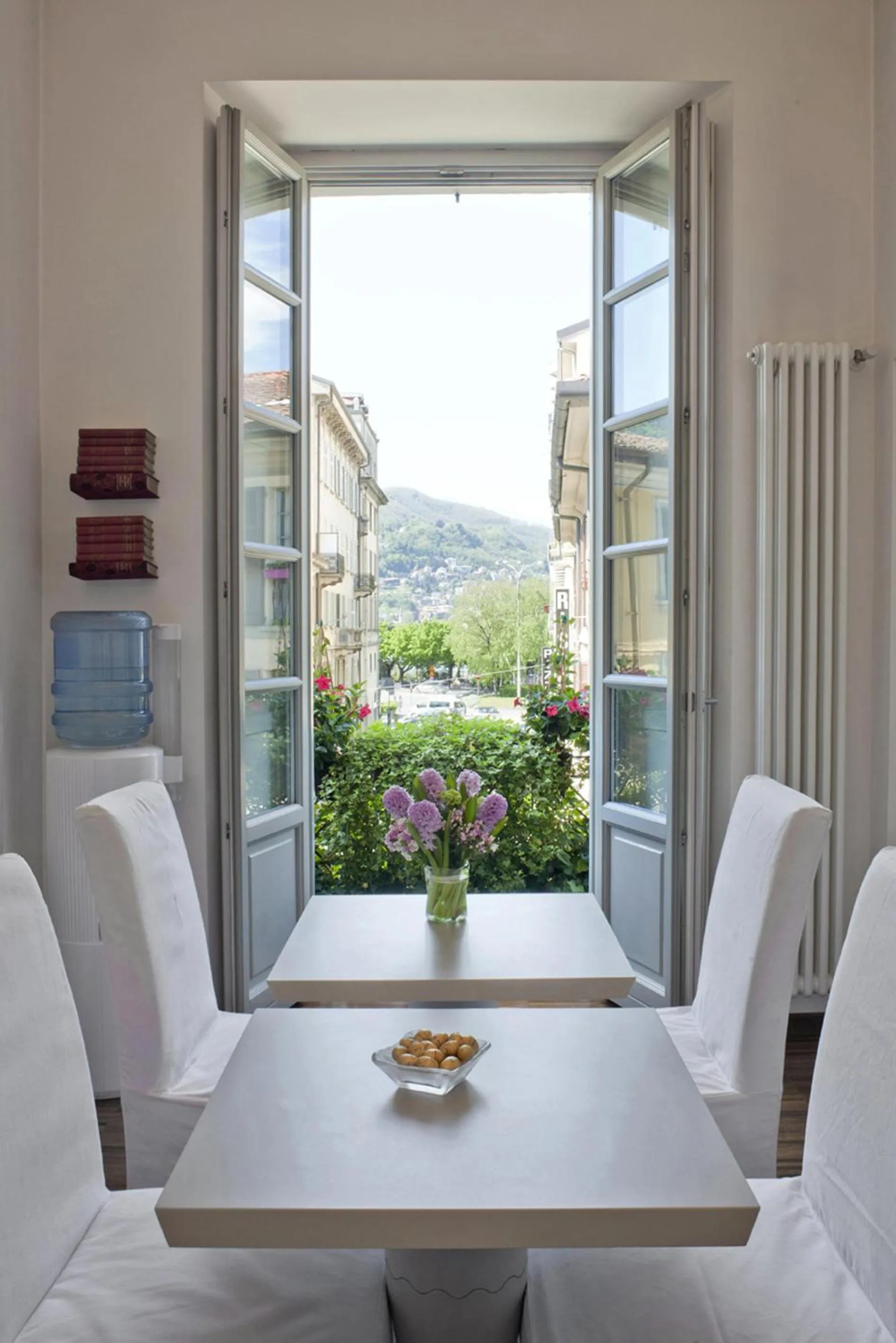 Restaurant/places to eat in La Canarina Bed & Breakfast