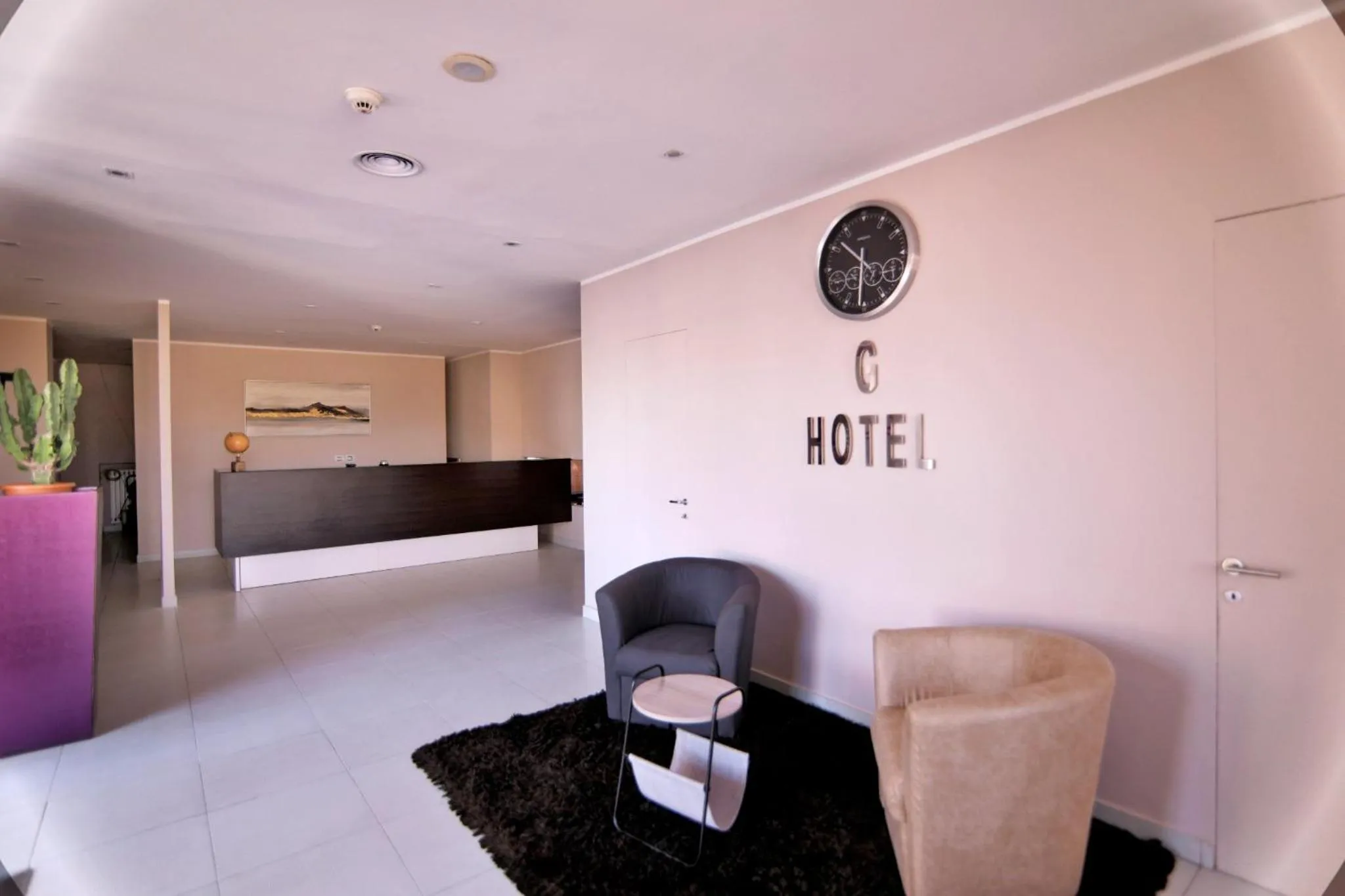 Lobby or reception, Bed in GHotel