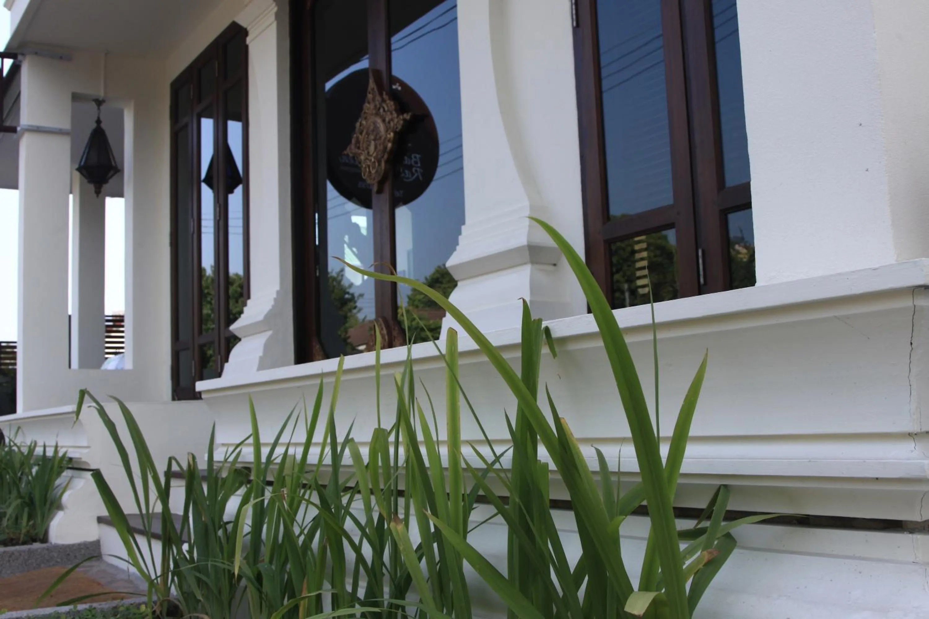 Facade/entrance in Baan Ratchiangsaen