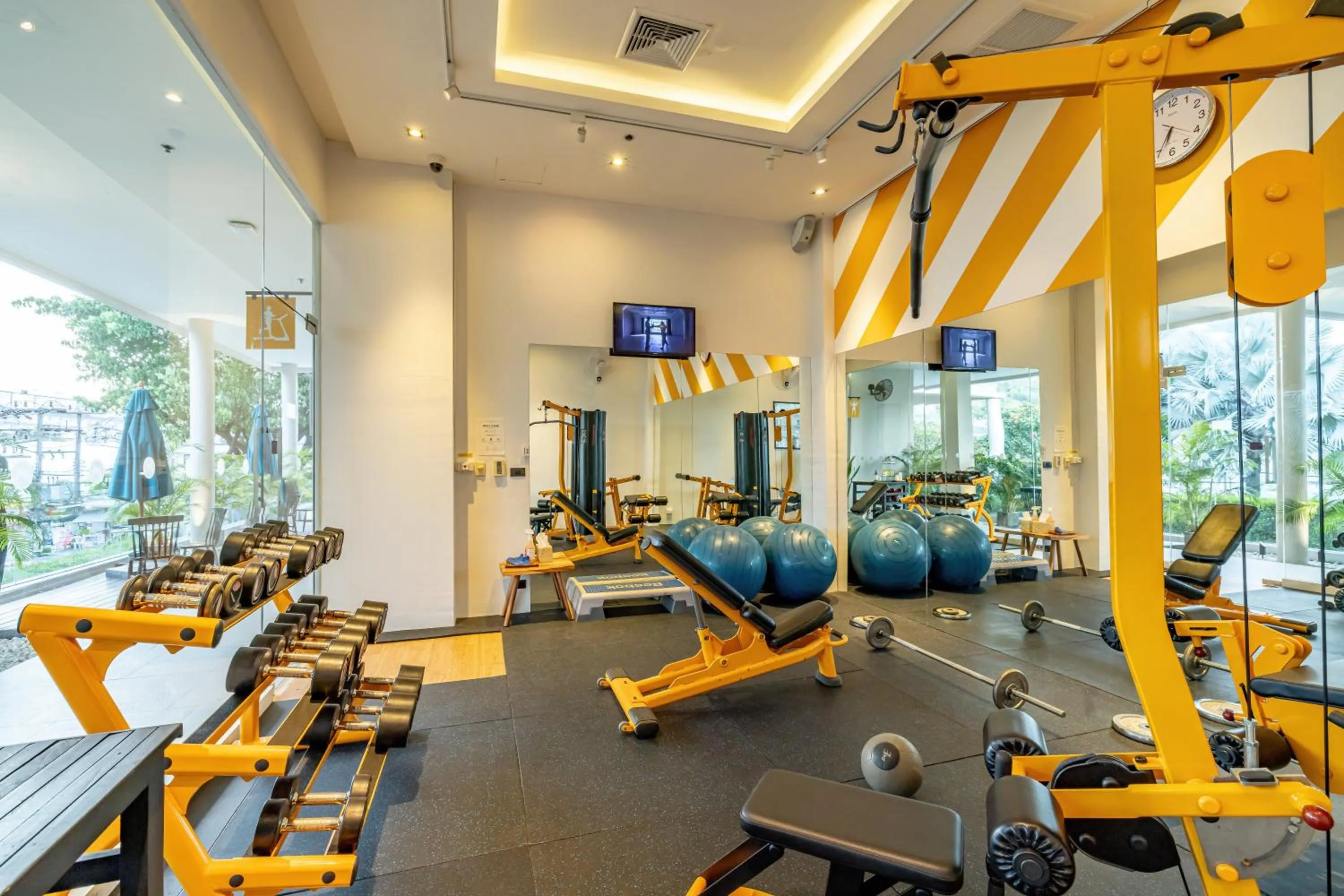 Fitness centre/facilities in Grand Mercure Phuket Patong