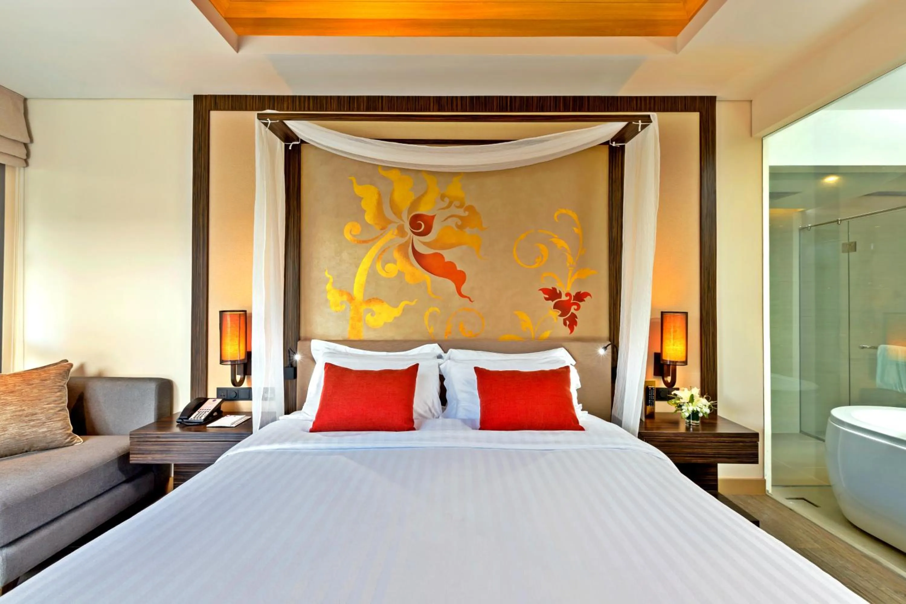 Bedroom, Bed in Grand Mercure Phuket Patong