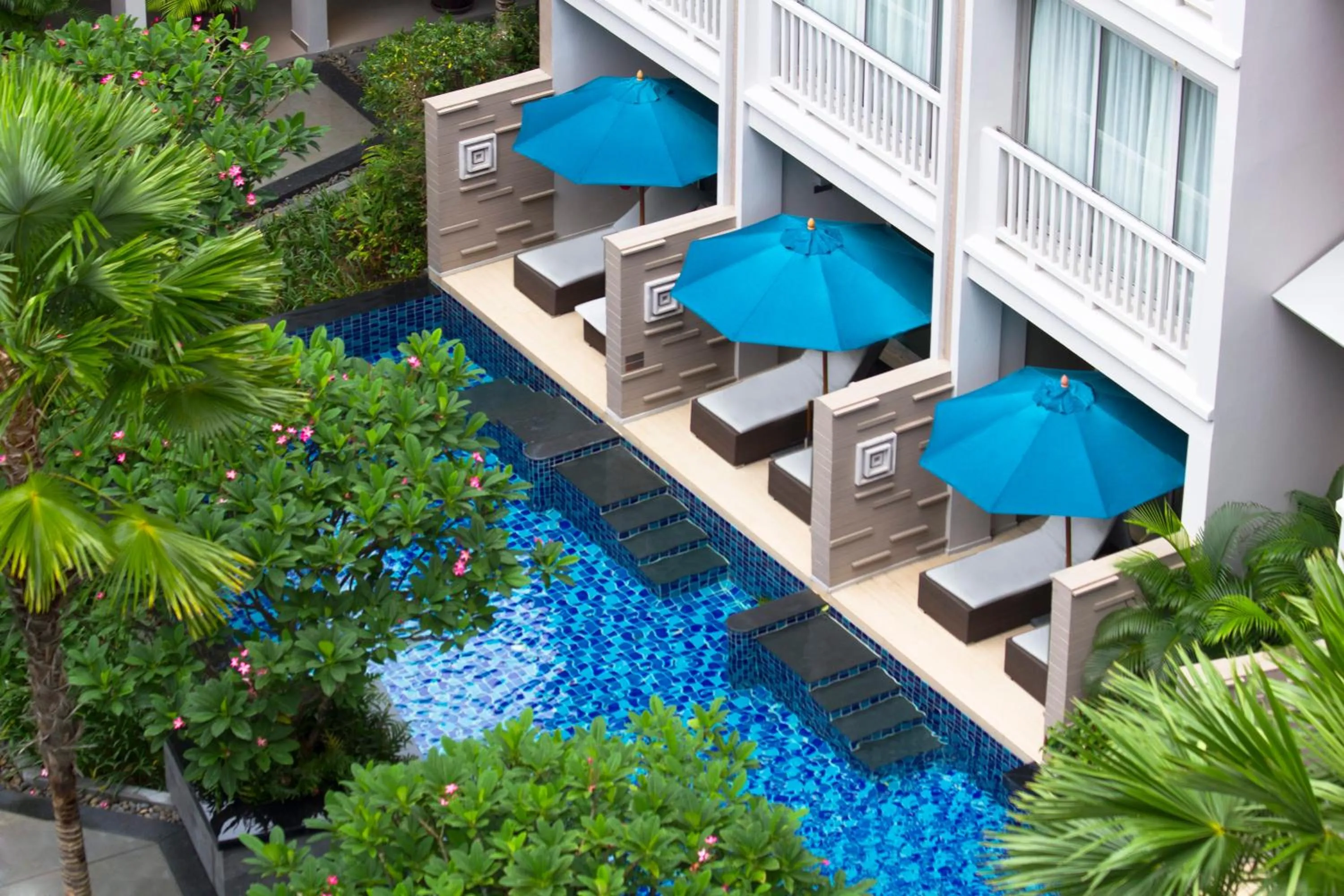 Swimming pool in Grand Mercure Phuket Patong