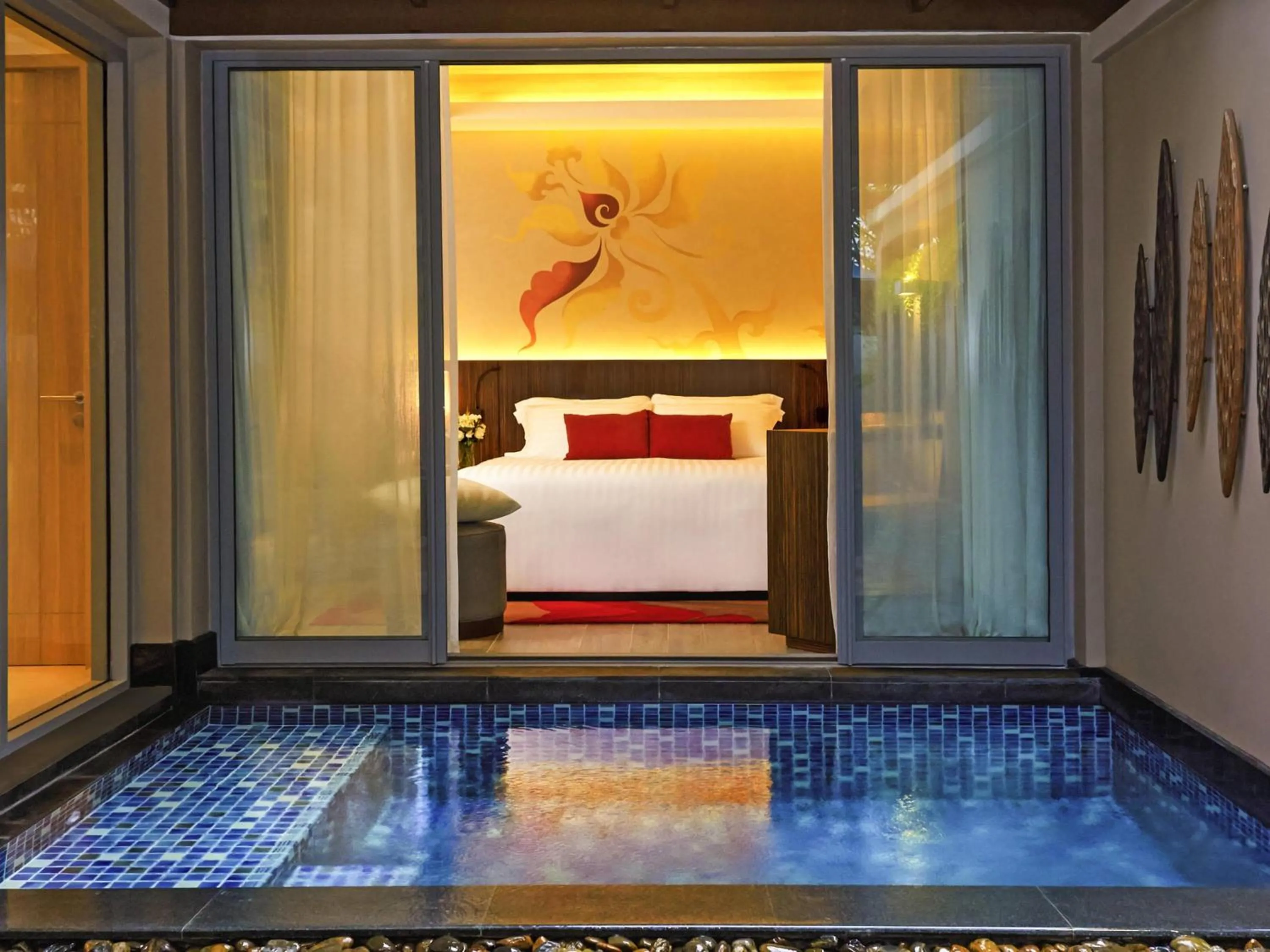 Bedroom, Bed in Grand Mercure Phuket Patong