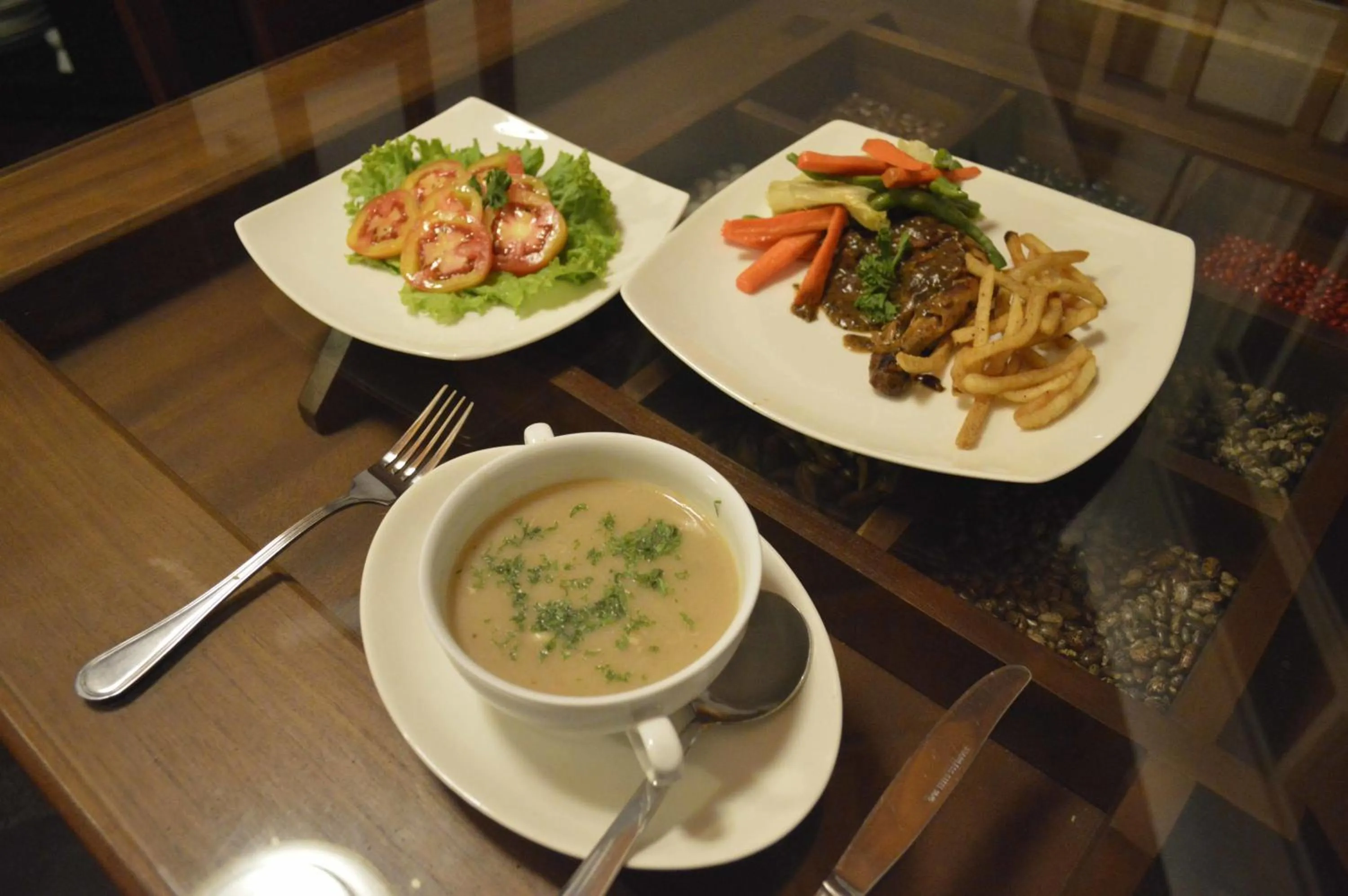 Dinner in Villa Baywatch, Rumassala