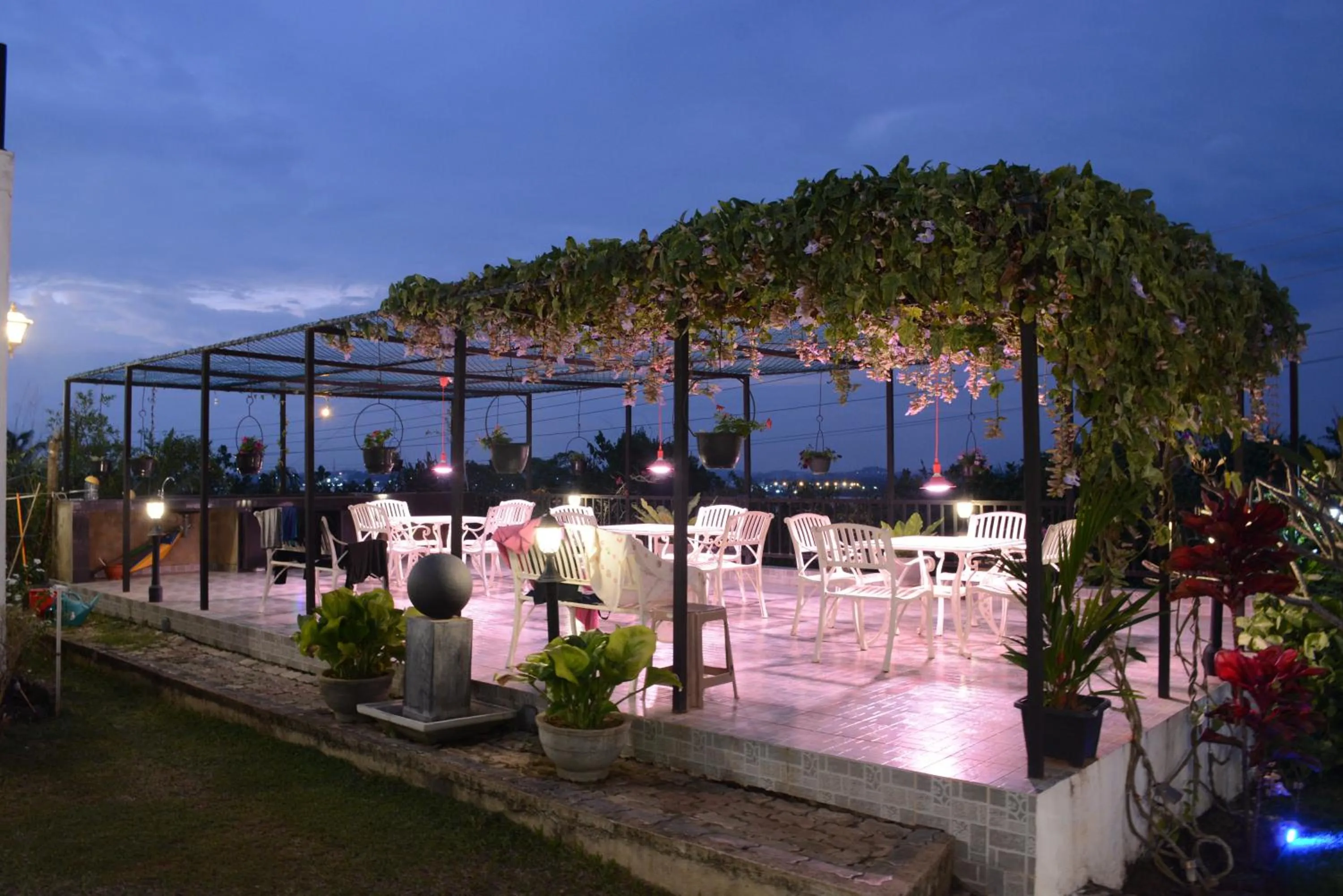 Garden in Villa Baywatch, Rumassala