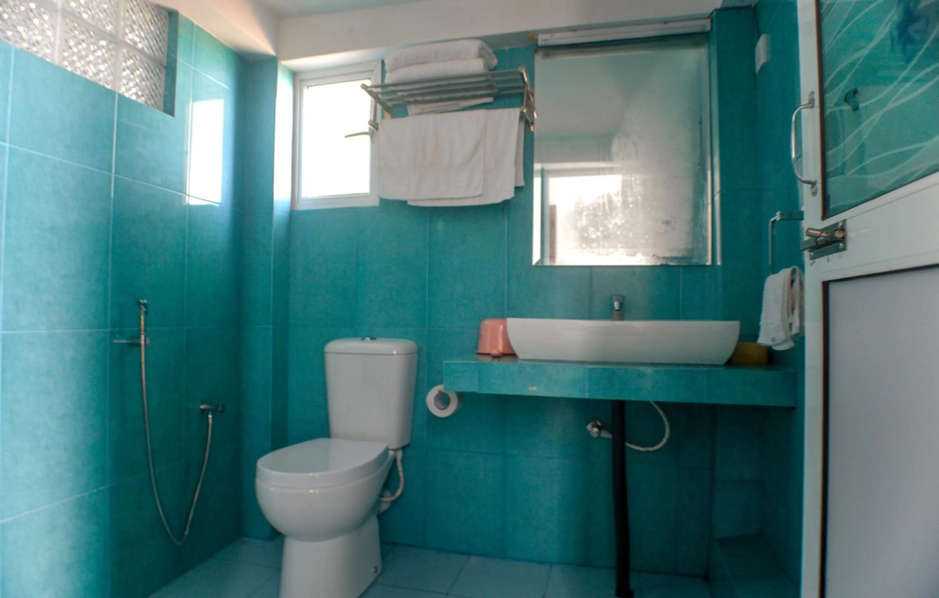 Bathroom in Villa Baywatch, Rumassala