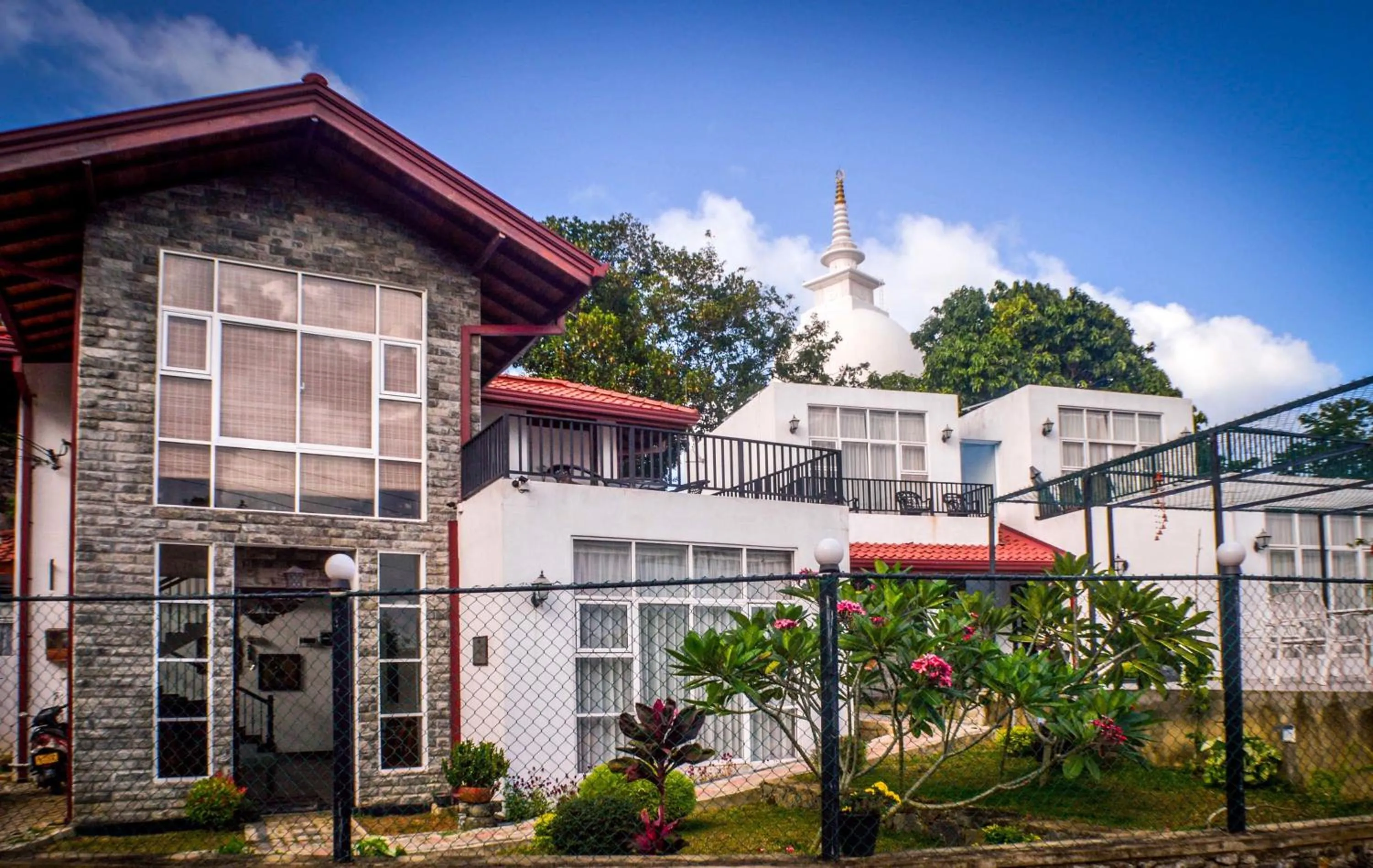 Facade/entrance in Villa Baywatch, Rumassala