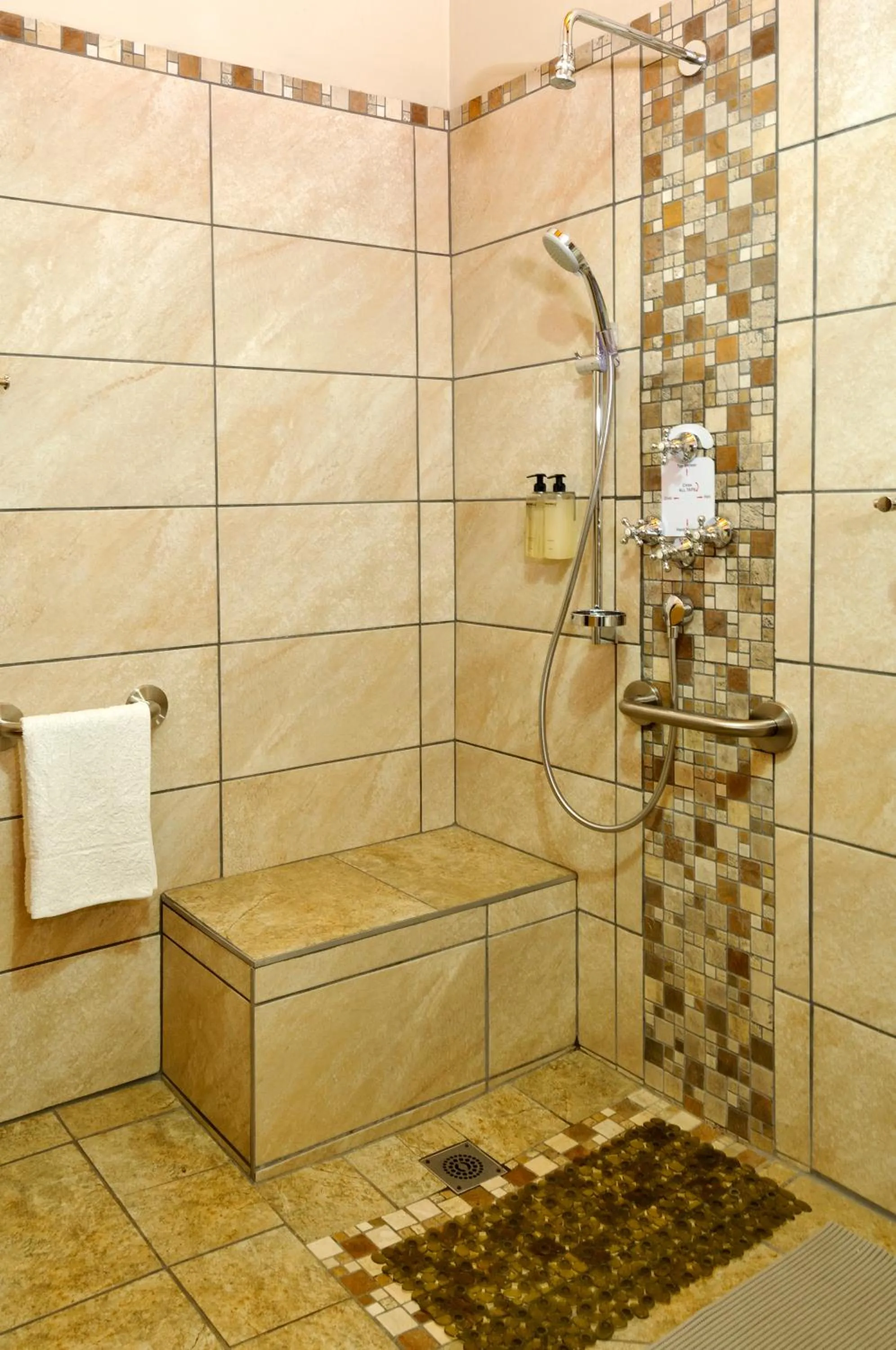 Shower in Country Park Guest House - Muldersdrift