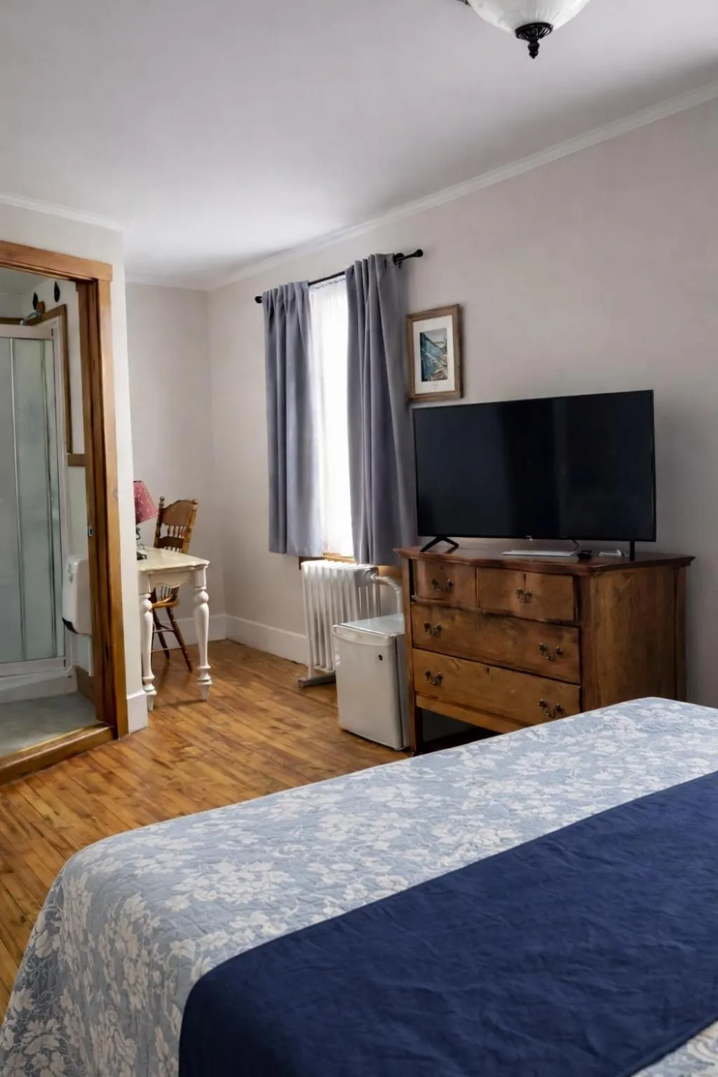 Bedroom, Bed in Auberge L'Orpailleur