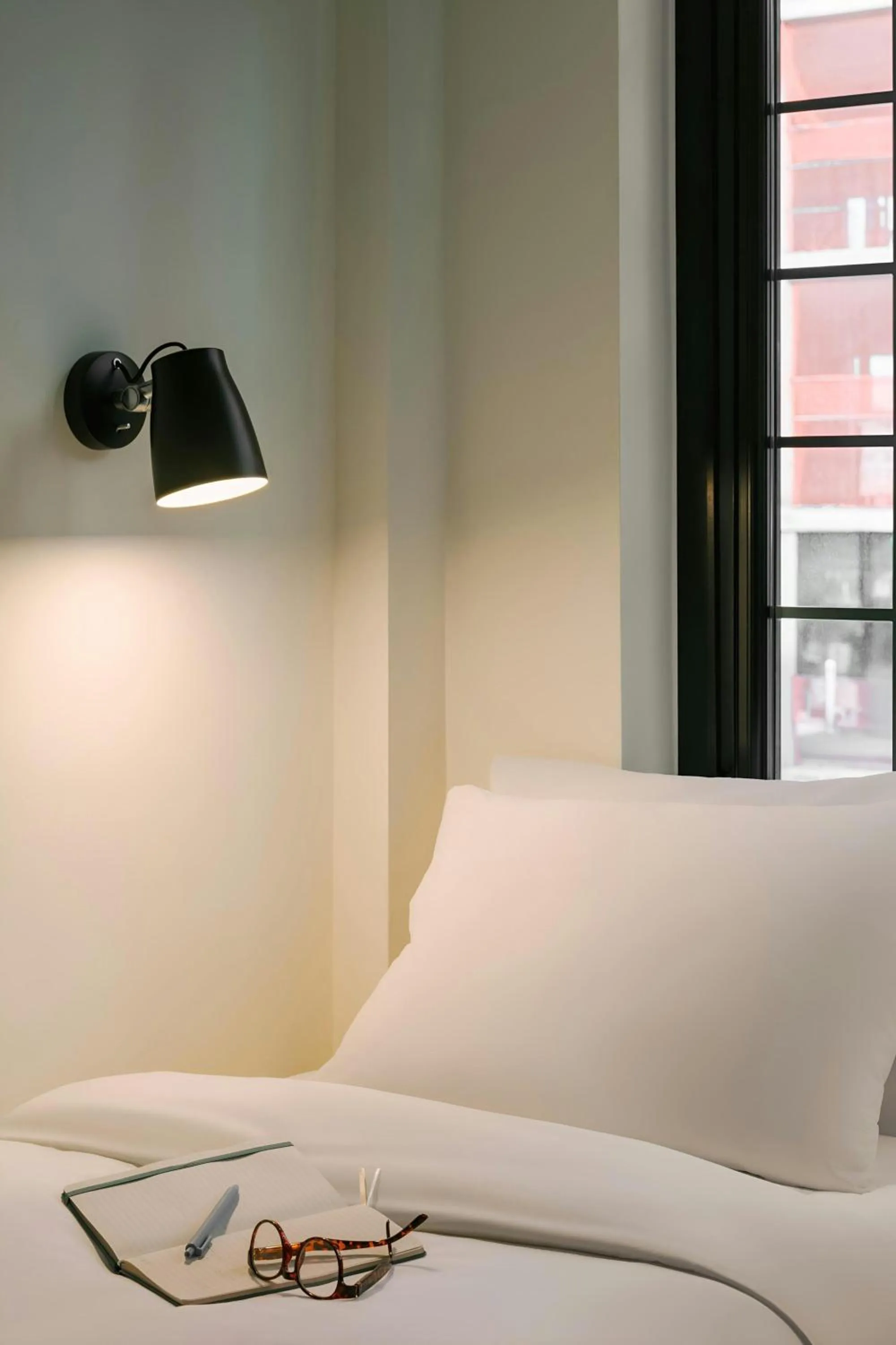 Photo of the whole room, Bed in The Industrialist Hotel Gowanus Brooklyn, Sonder by Marriott Bonvoy