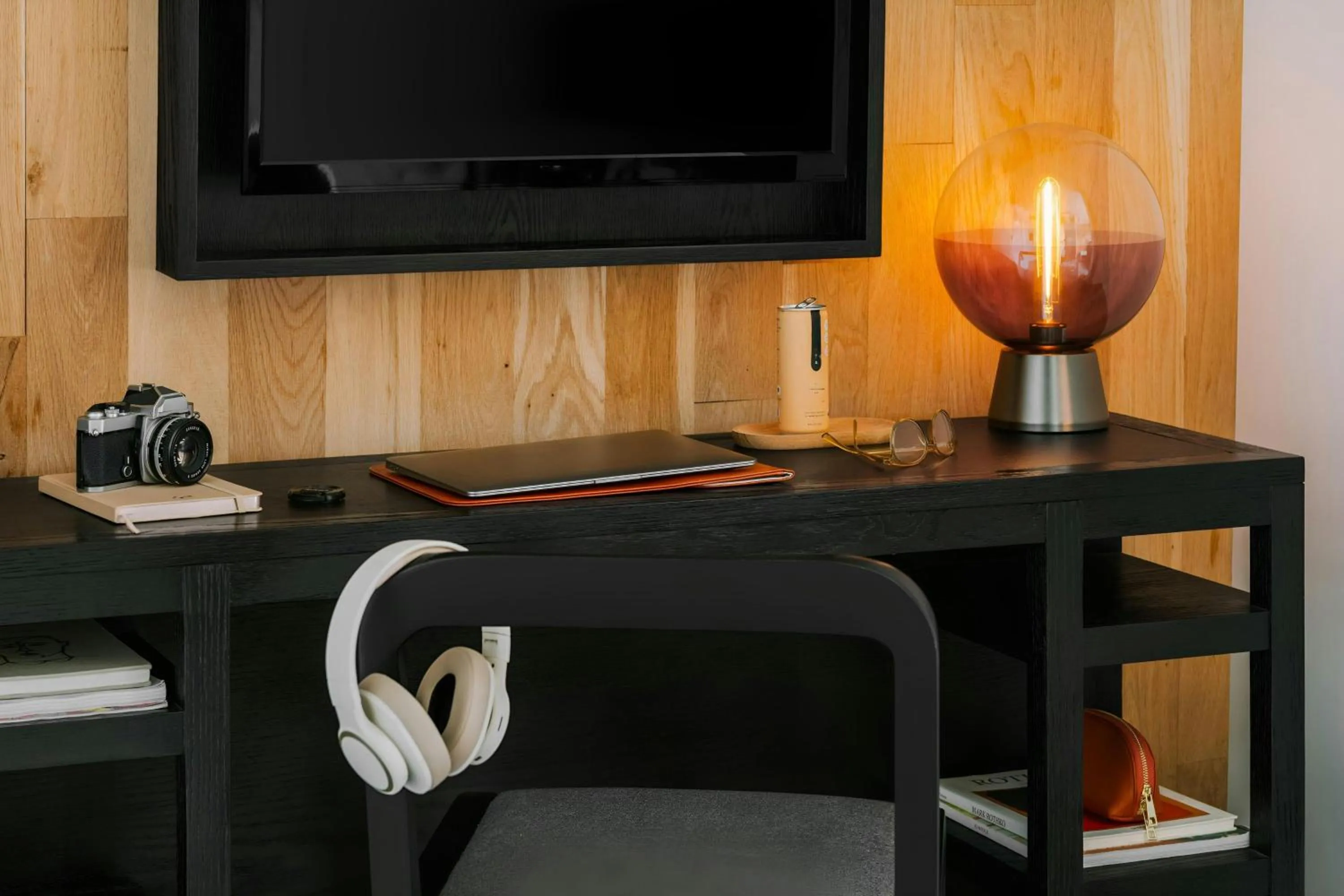 Bedroom in The Industrialist Hotel Gowanus Brooklyn, Sonder by Marriott Bonvoy