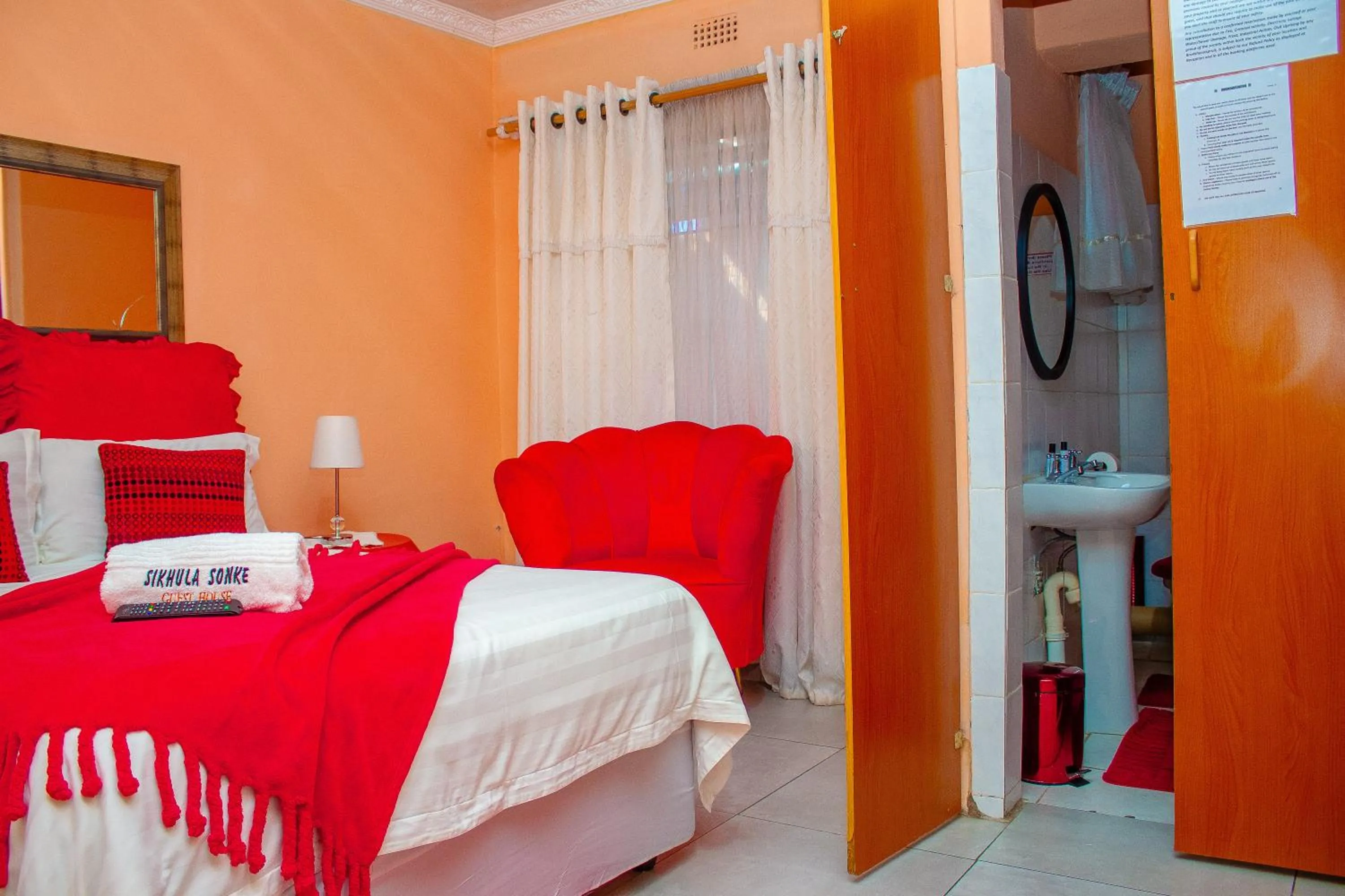 View (from property/room), Bed in Sikhula Sonke Guest House