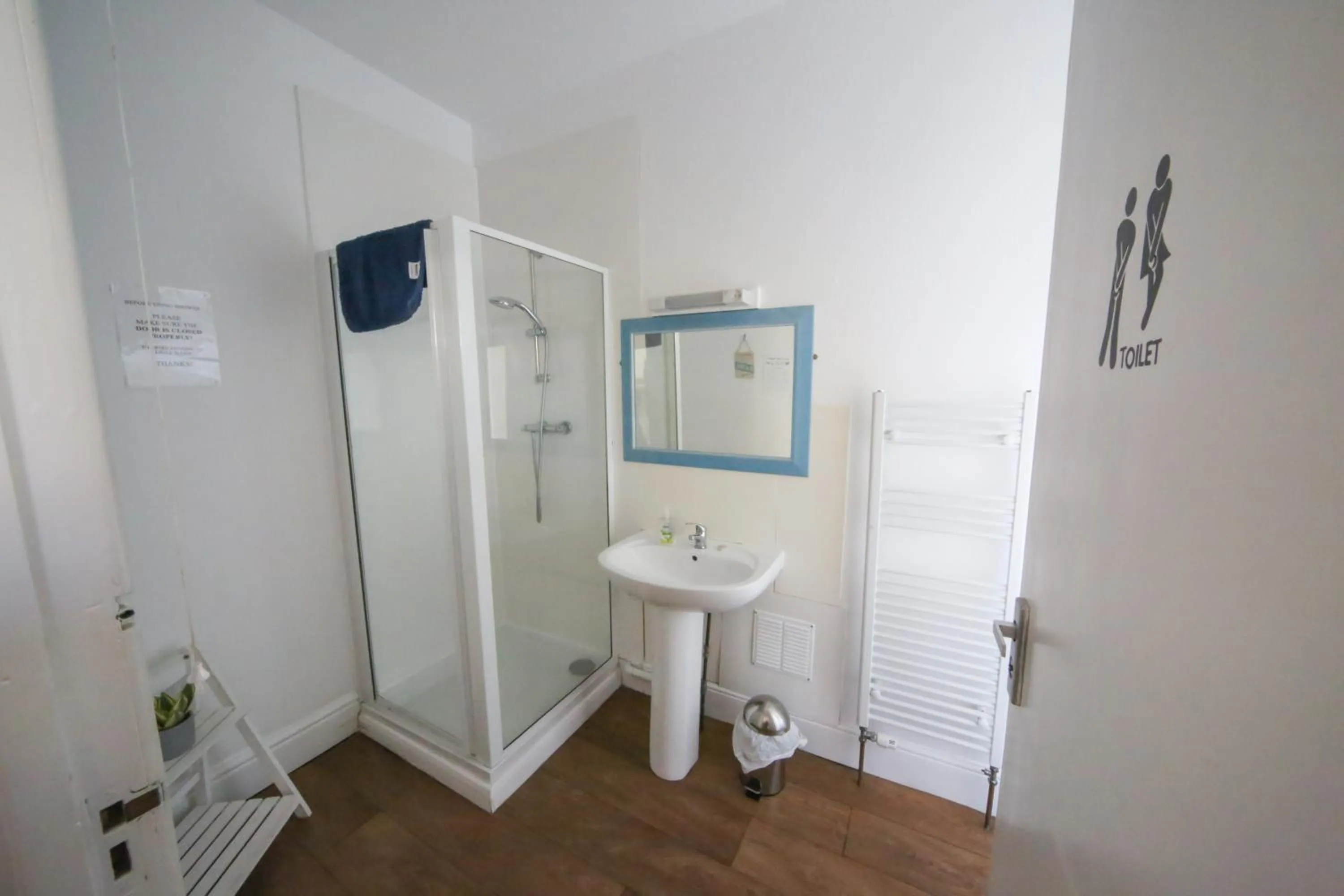 Bathroom in Ocean Backpackers self-catering hostel