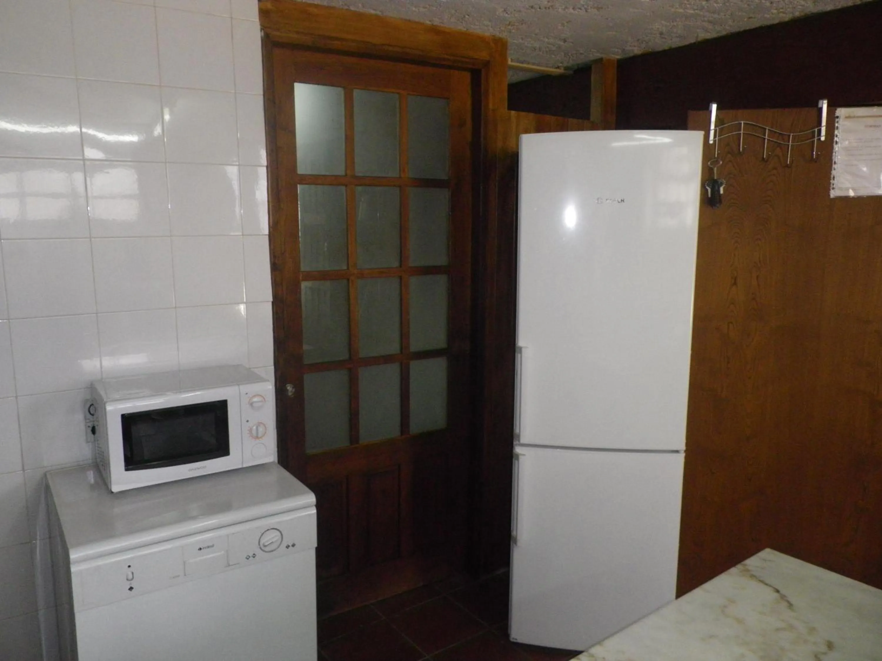Communal kitchen in Casa da Bica Gondesende