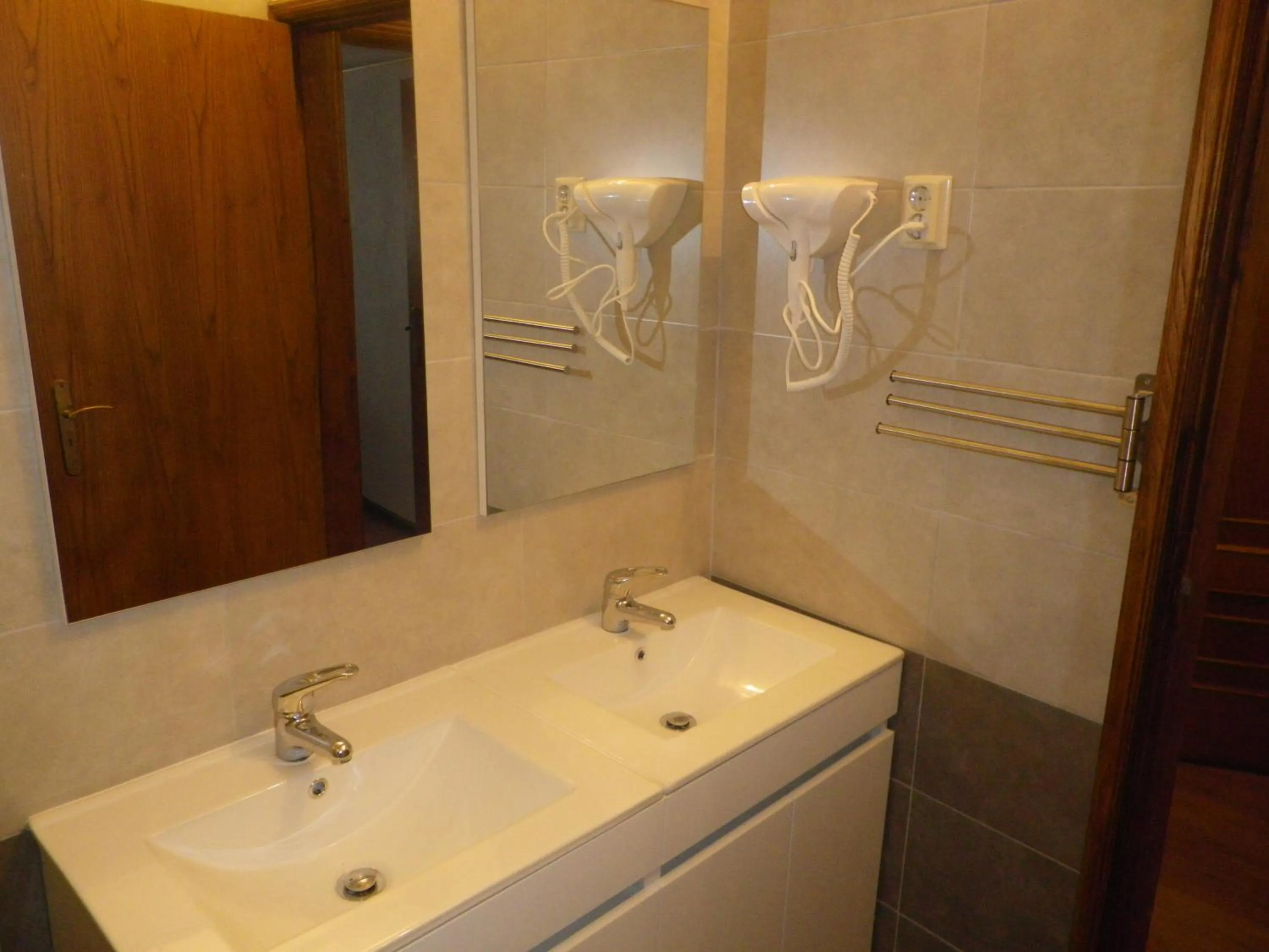 Bathroom in Casa da Bica Gondesende