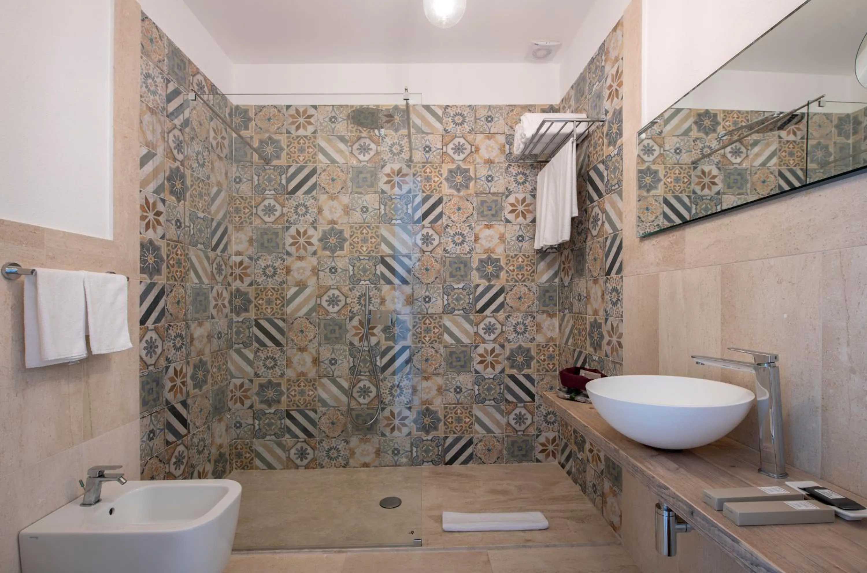 Shower in Villa Escargot Luxury in Costa Rei Beach