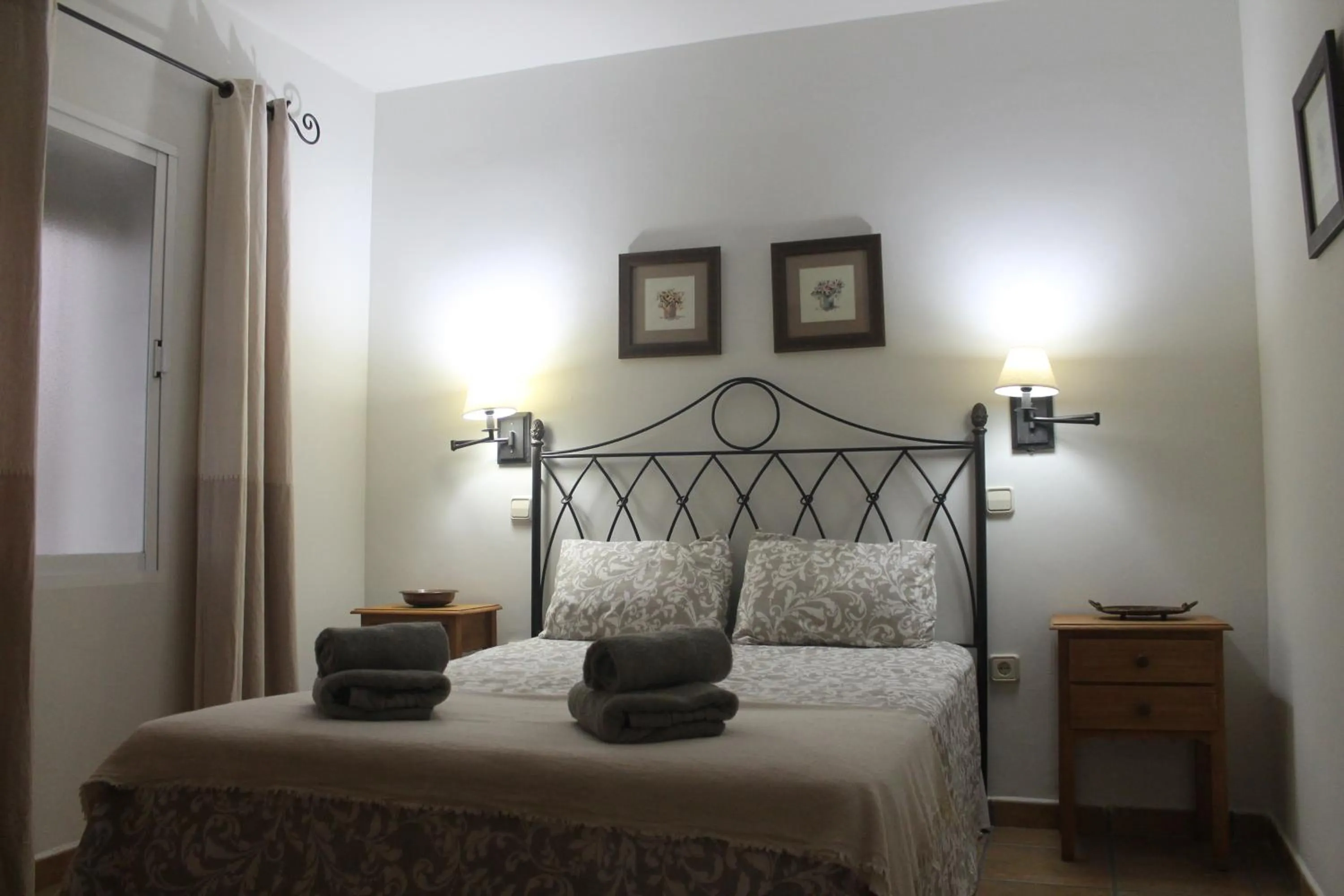 Bed in Hedera