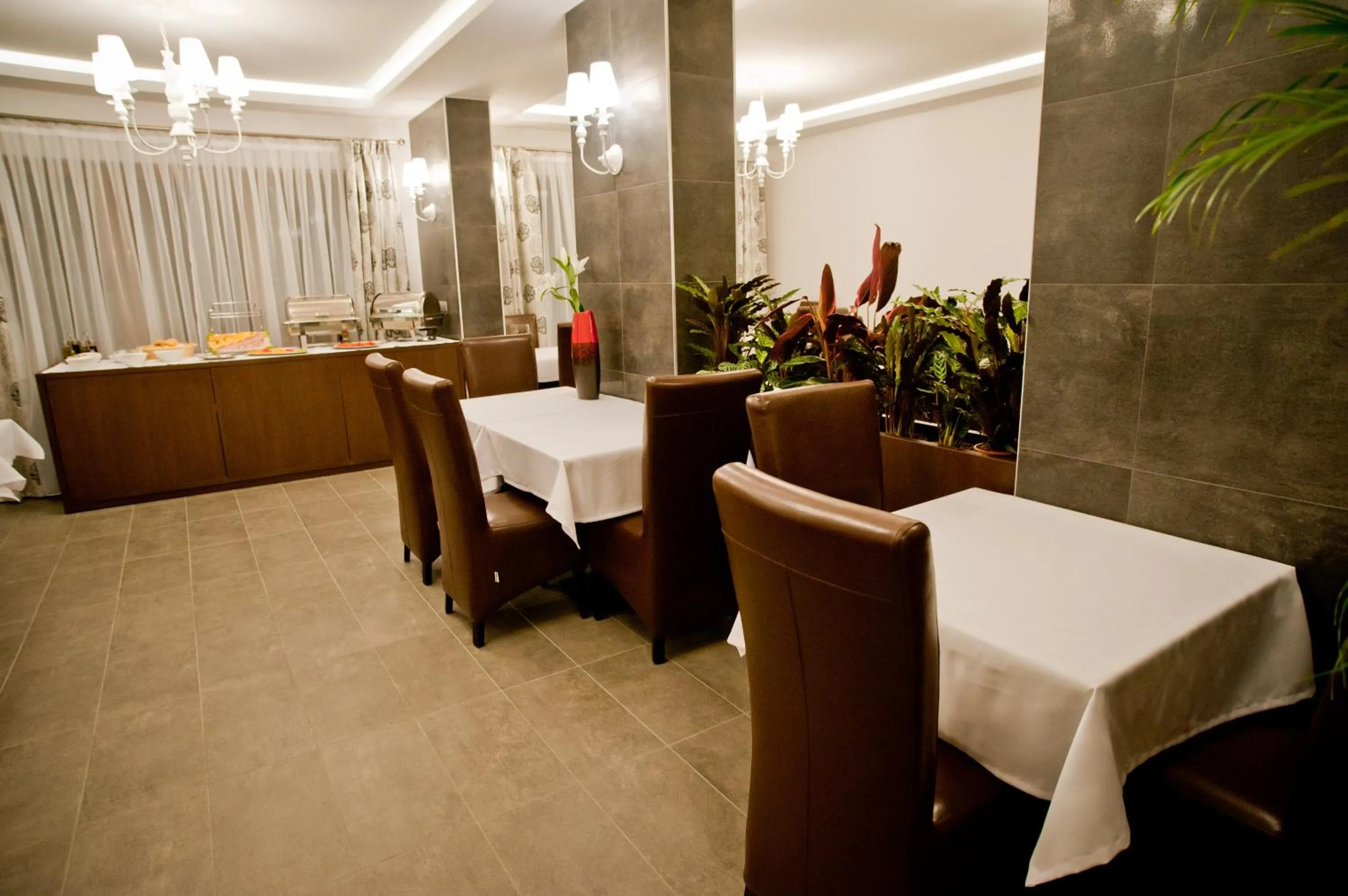 Restaurant/places to eat in Apartamenty Rubin