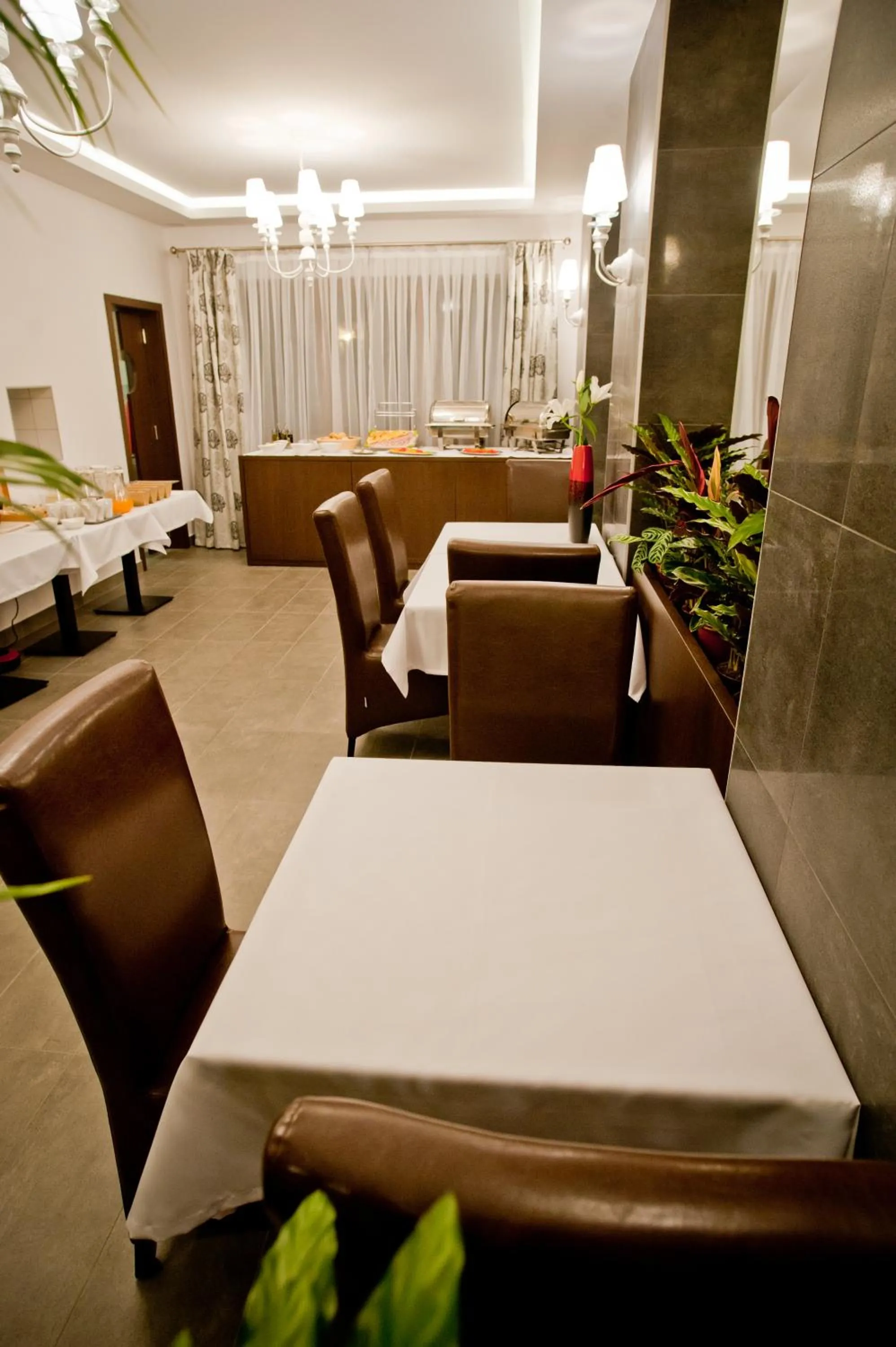 Restaurant/places to eat in Apartamenty Rubin