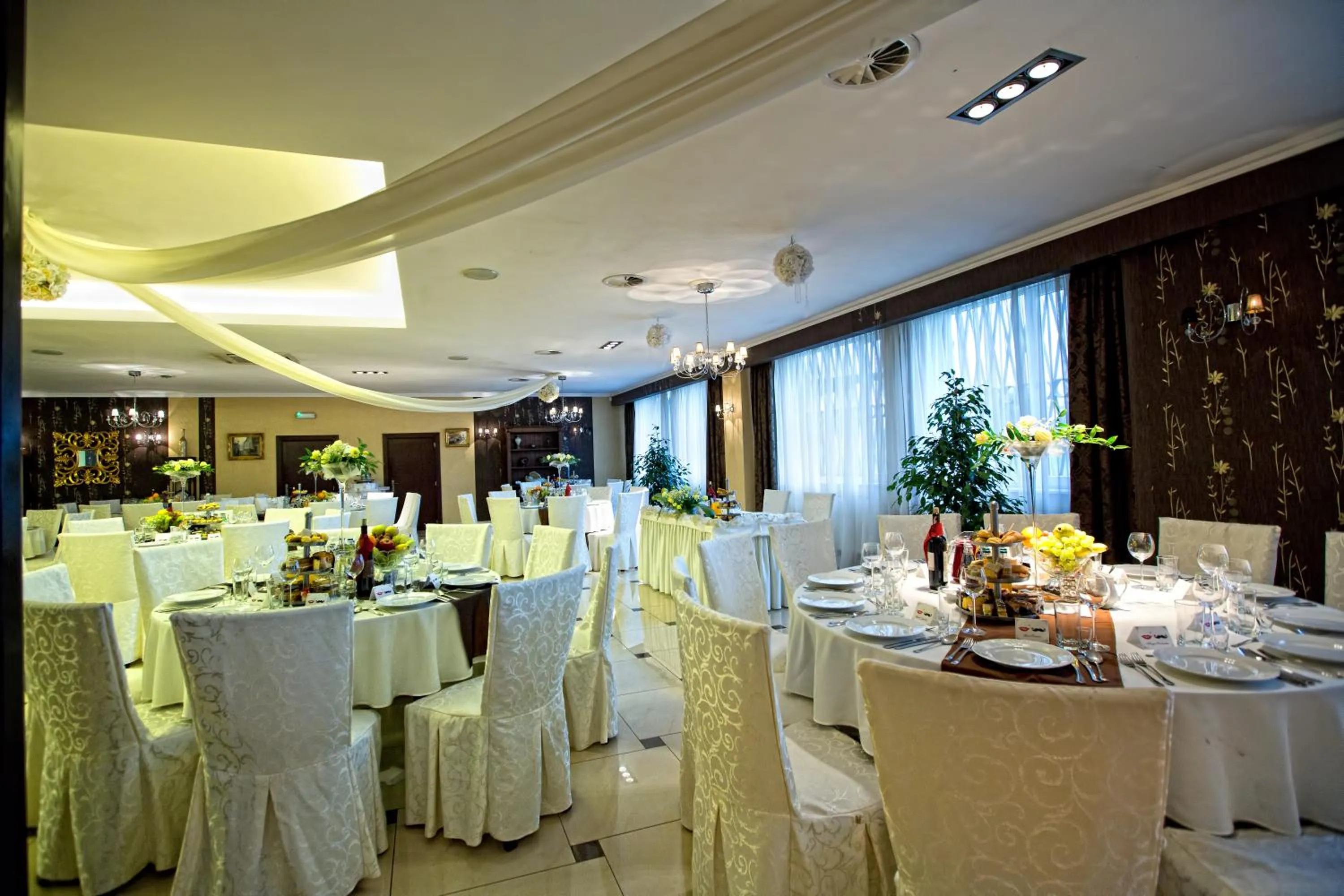 Restaurant/places to eat in Hotel Gold