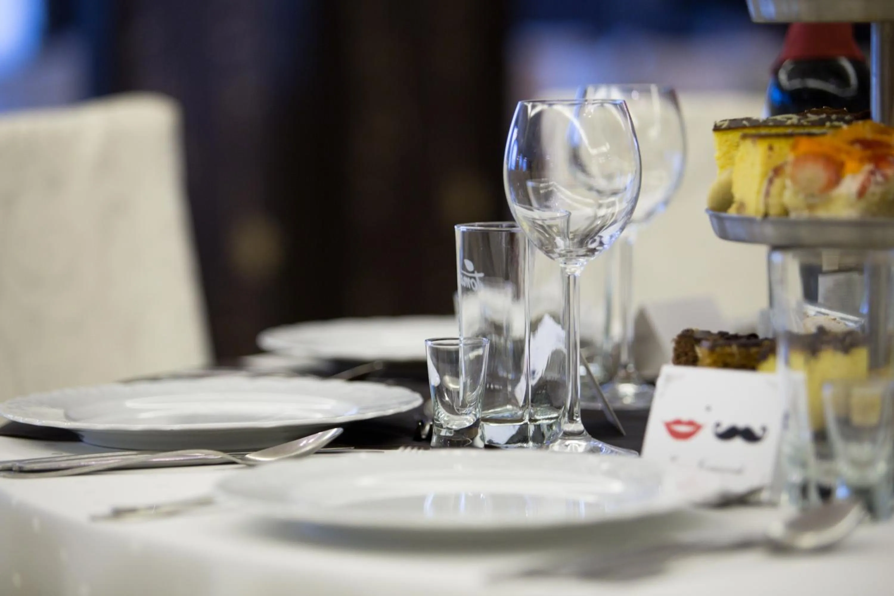 Restaurant/places to eat in Hotel Gold