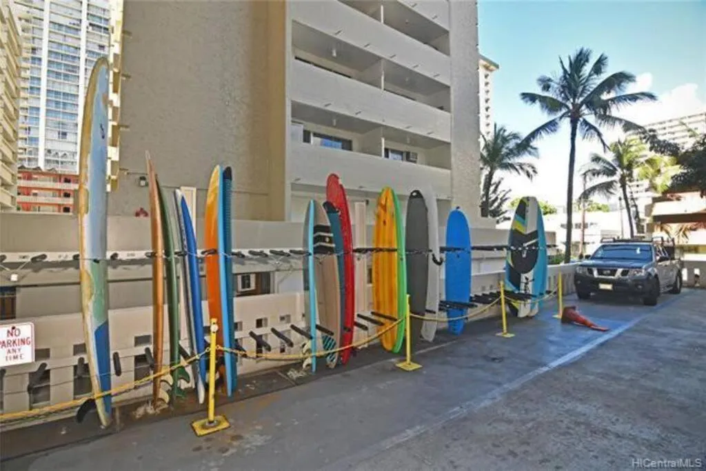 Cozy 2beds,2baths, free parking at Waikiki Beach