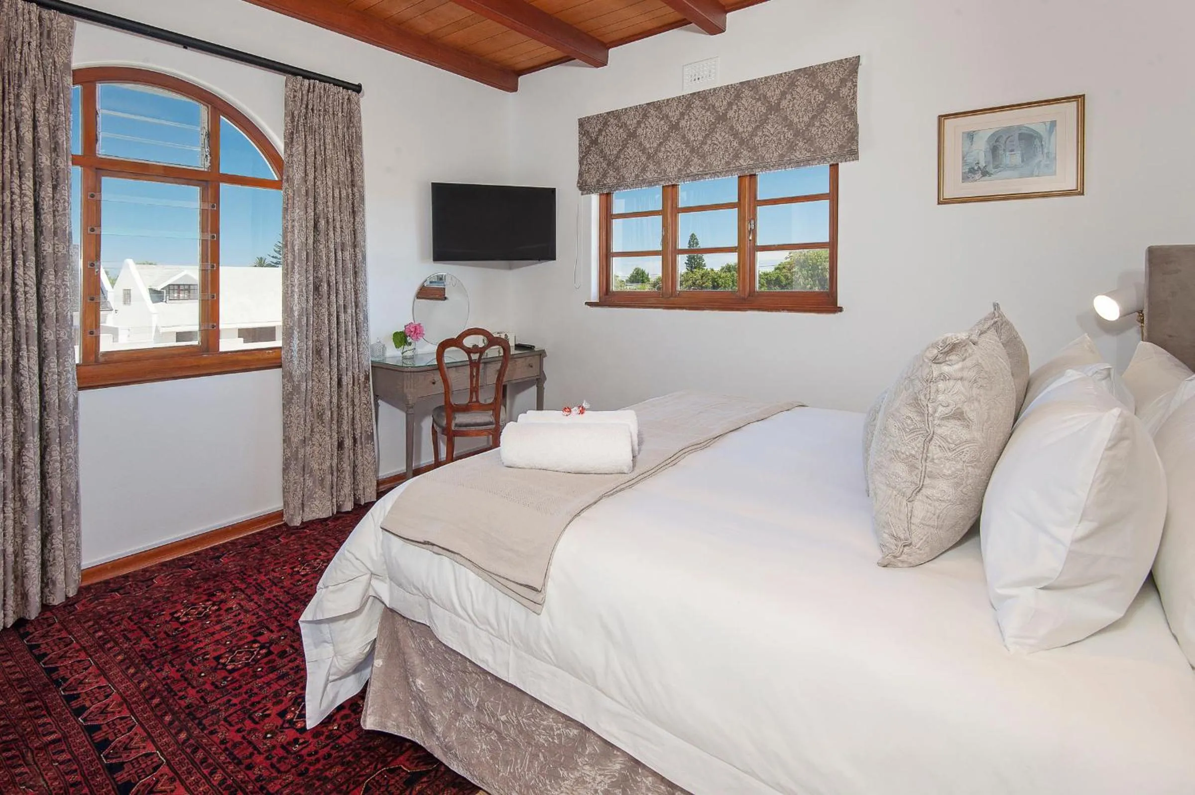 Bed in Villa Venusta Luxury Guesthouse - Solar Power