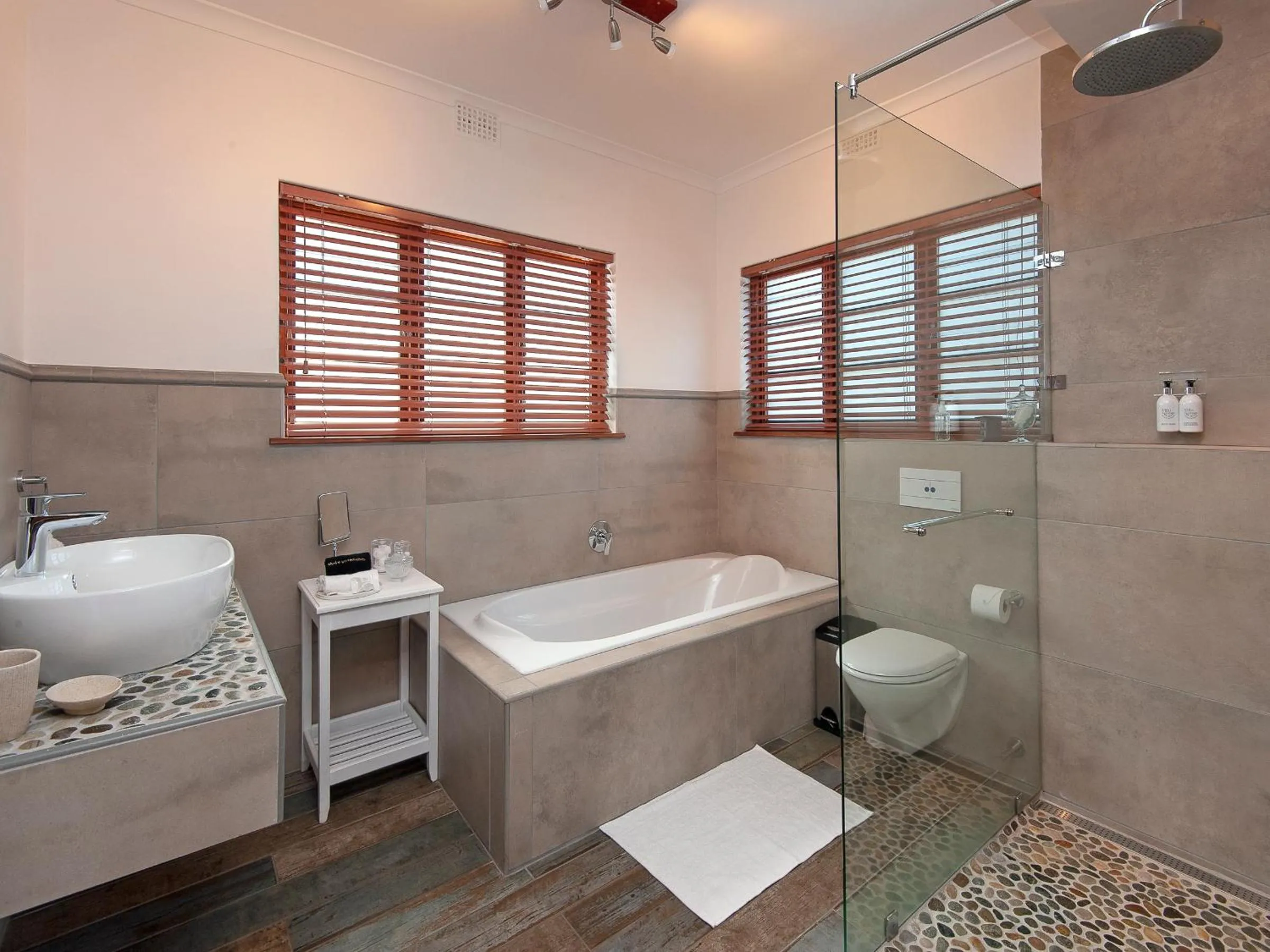 Shower in Villa Venusta Luxury Guesthouse - Solar Power