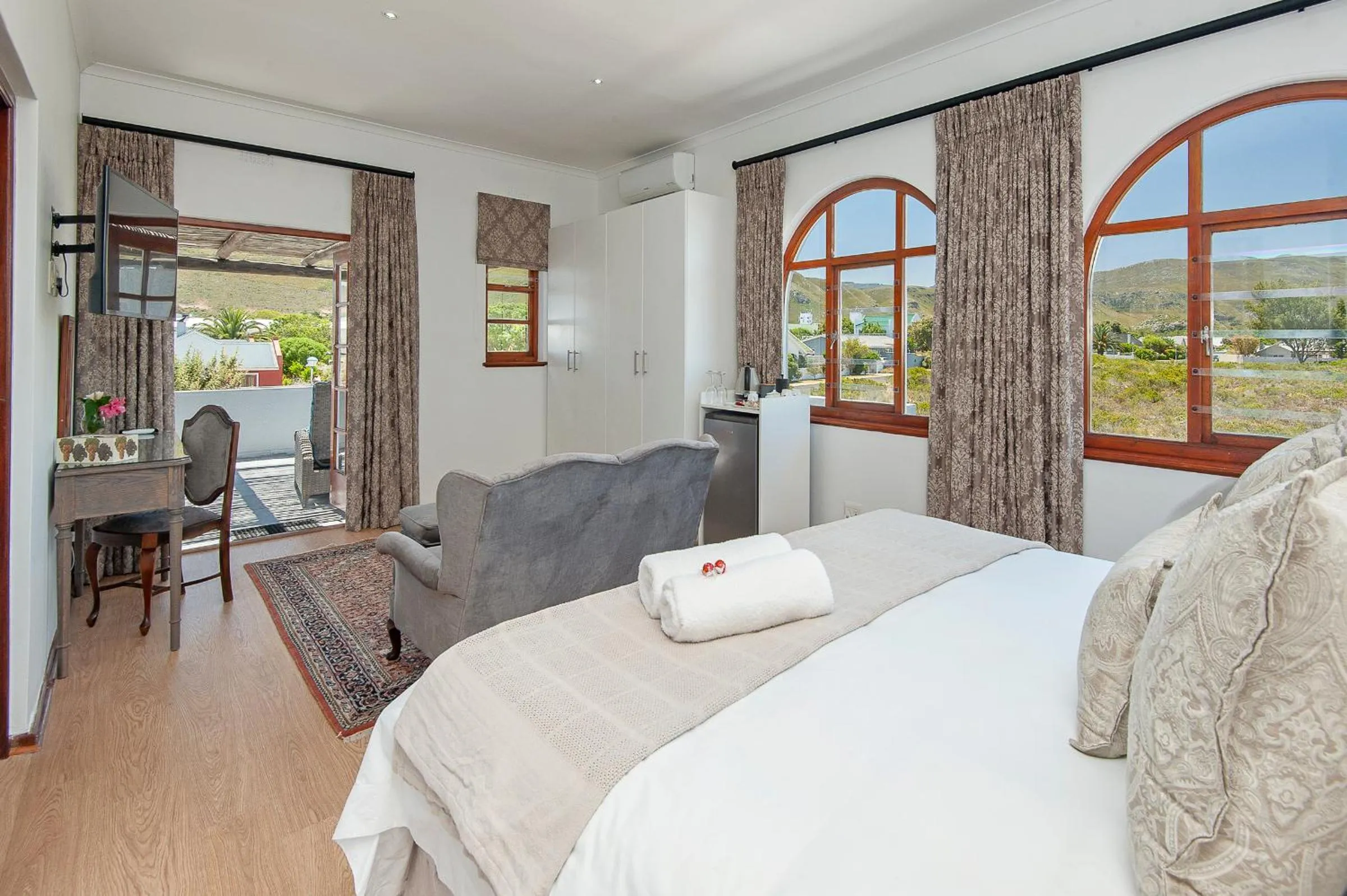 Bed in Villa Venusta Luxury Guesthouse - Solar Power