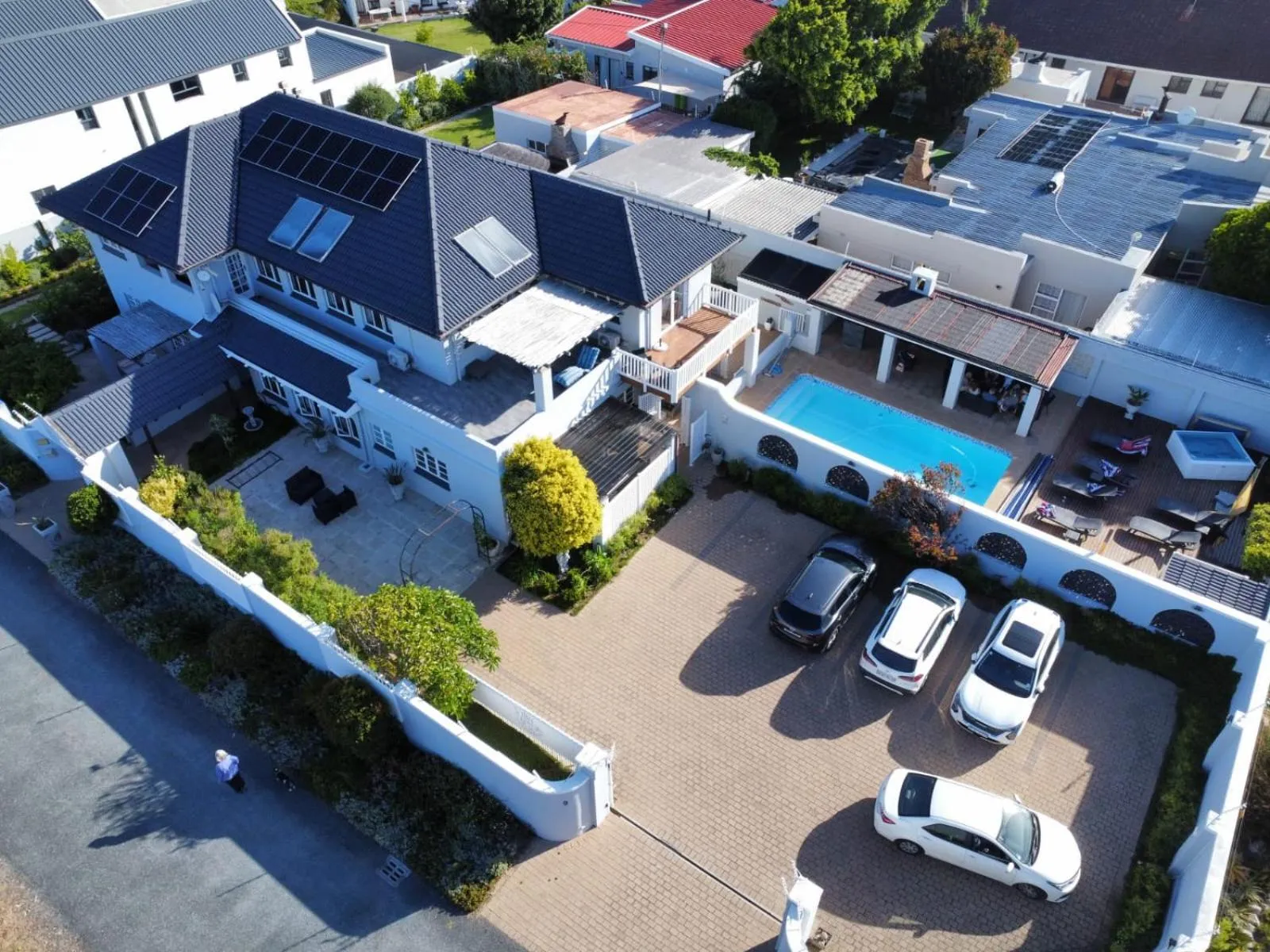 Property building in Villa Venusta Luxury Guesthouse - Solar Power