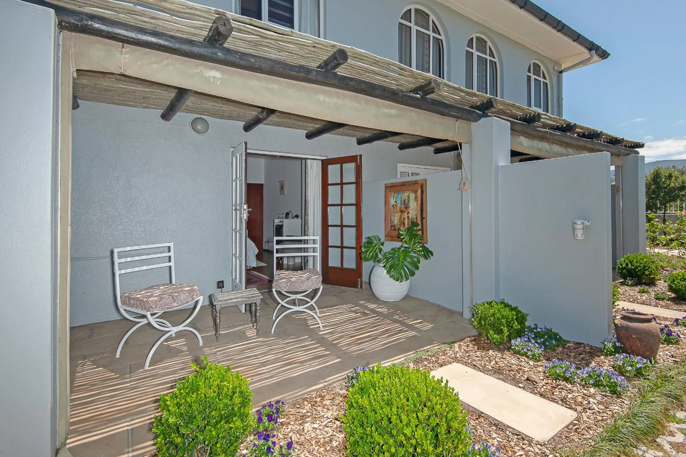 Patio in Villa Venusta Luxury Guesthouse - Solar Power