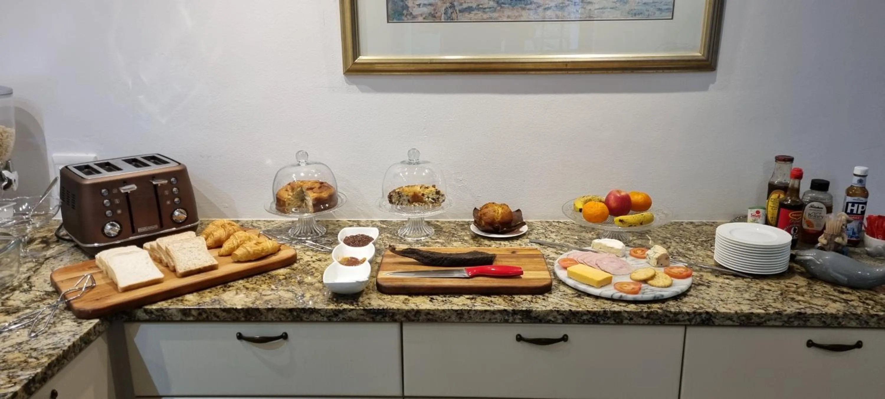 Breakfast in Villa Venusta Luxury Guesthouse - Solar Power