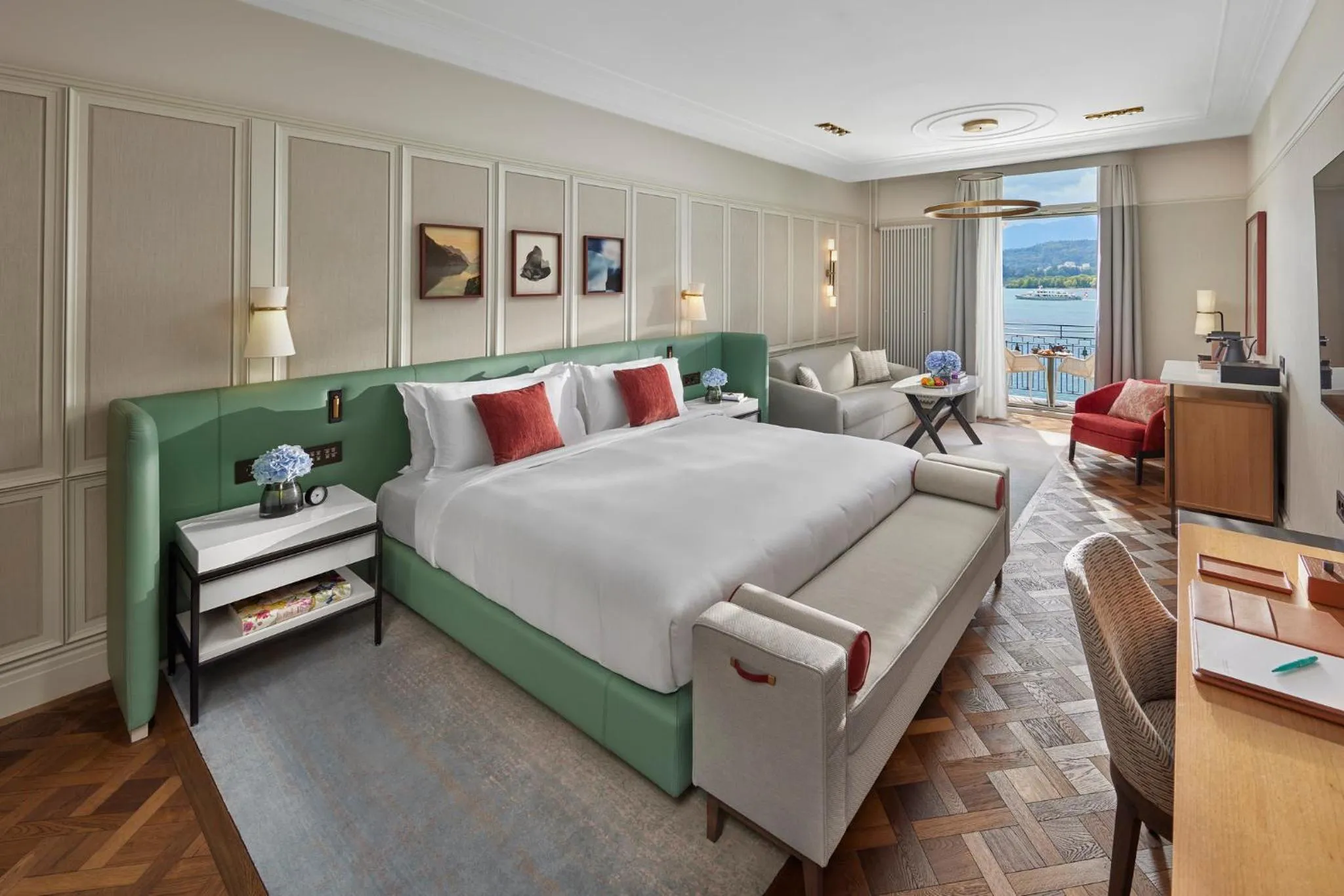 Balcony/Terrace, Bed in Mandarin Oriental Palace, Luzern