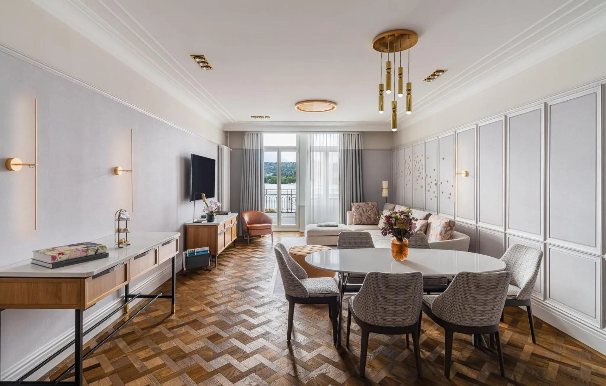Living room in Mandarin Oriental Palace, Luzern