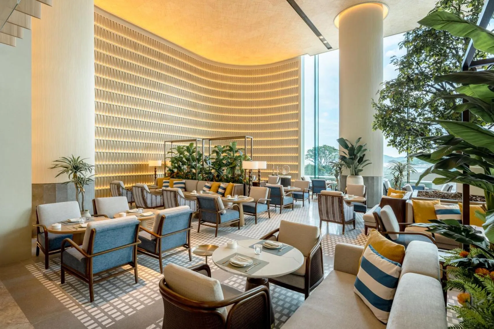 Restaurant/places to eat in The Fullerton Ocean Park Hotel Hong Kong