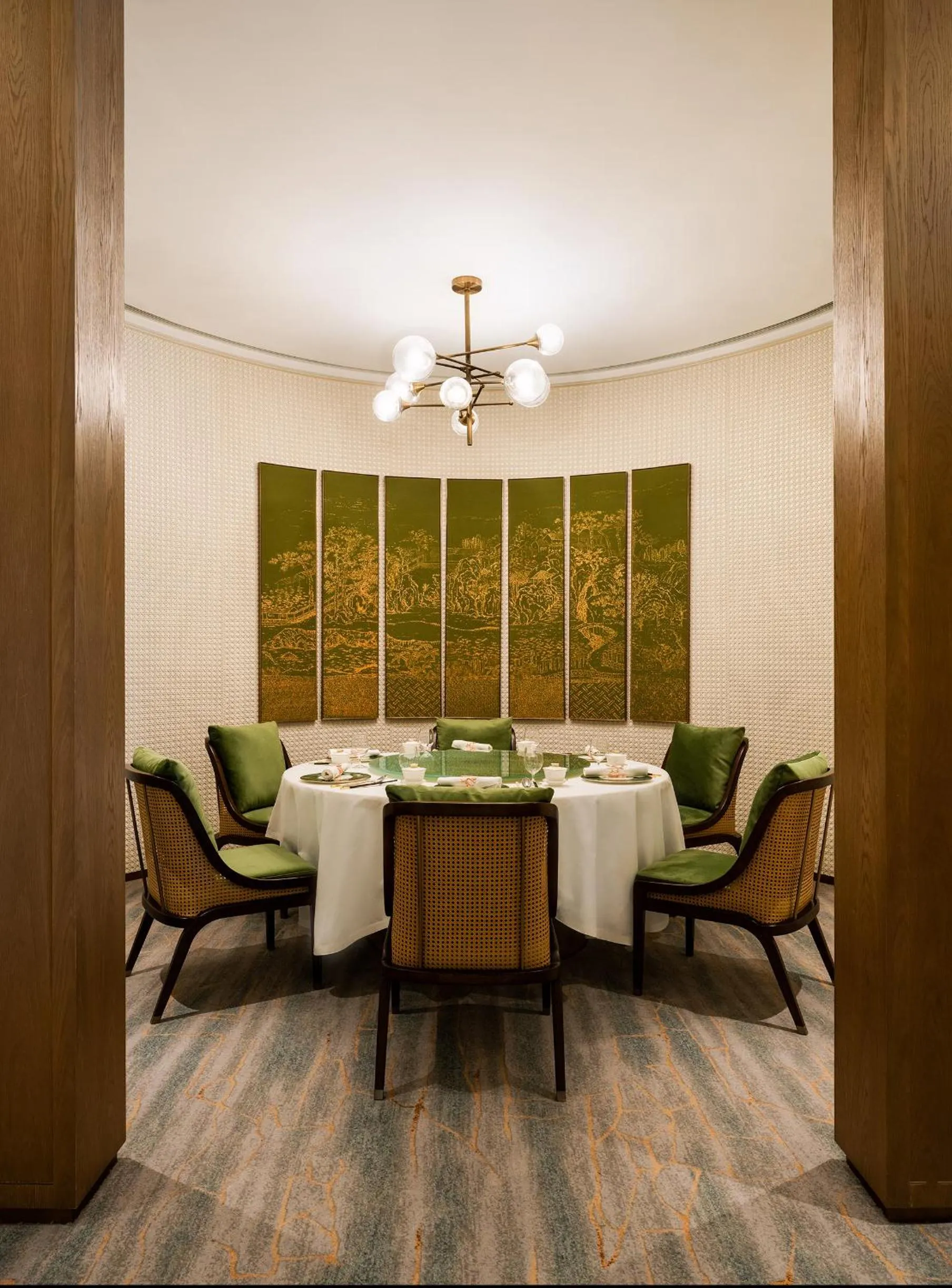 Restaurant/places to eat in The Fullerton Ocean Park Hotel Hong Kong