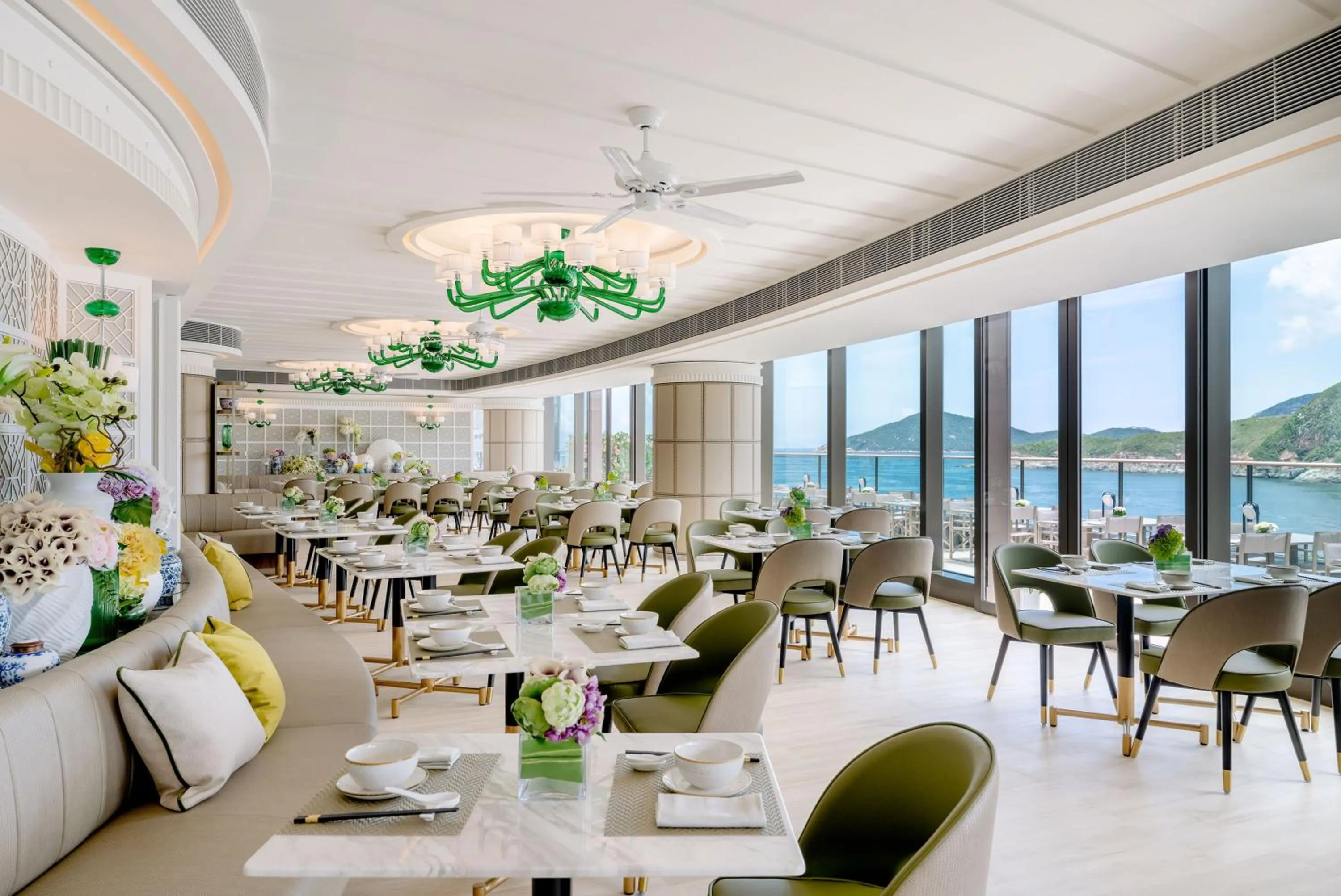 Restaurant/places to eat in The Fullerton Ocean Park Hotel Hong Kong