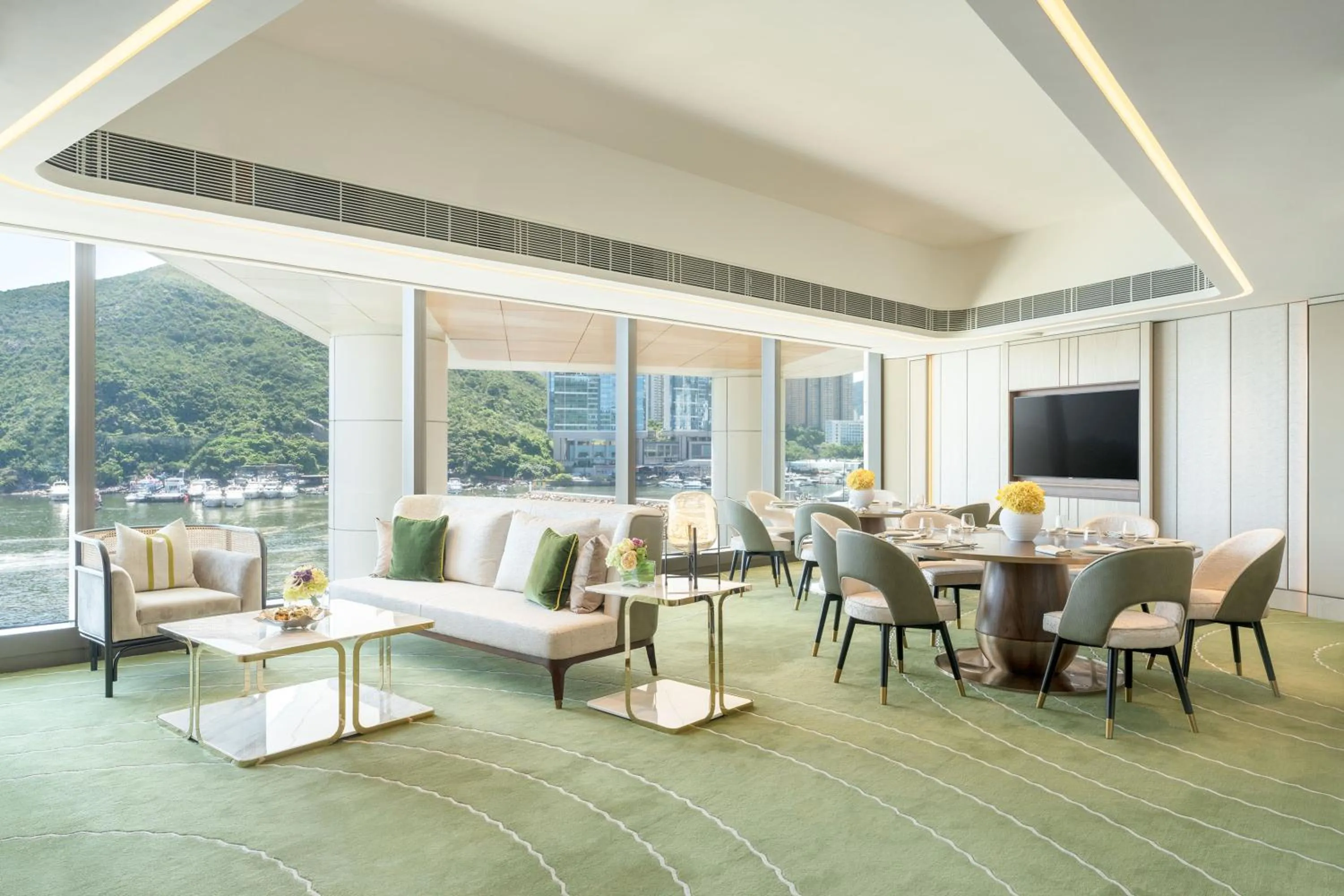 Restaurant/places to eat in The Fullerton Ocean Park Hotel Hong Kong