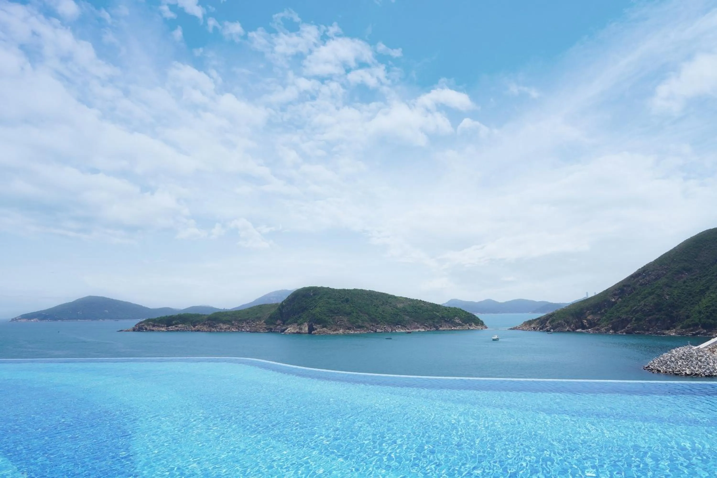 Swimming pool in The Fullerton Ocean Park Hotel Hong Kong